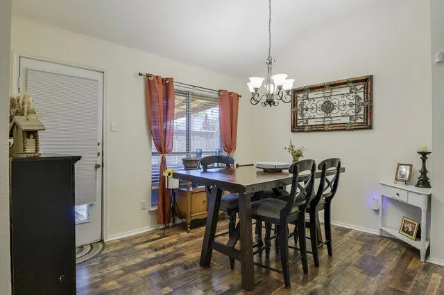 Single Family Residence For Sale in Ellis County , 1230 Misty Drive, Midlothian, Texas 76065, 3 Bedrooms, 2 Bathrooms, 2 Garage spaces, 1,548 Sqft, built in 2001, Price $299,000, mls#21321856, Real Estate Agent in Midlothian, Homes For Sale in Ellis county, Homes For Sale in Midlothian, Realtor in Midlothian Texas, Real Estate Brokerage Independent Realty Texas, Luminita Cordes Realtor