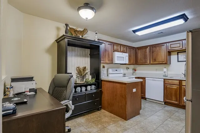 Single Family Residence For Sale in Ellis County , 1230 Misty Drive, Midlothian, Texas 76065, 3 Bedrooms, 2 Bathrooms, 2 Garage spaces, 1,548 Sqft, built in 2001, Price $299,000, mls#21321856, Real Estate Agent in Midlothian, Homes For Sale in Ellis county, Homes For Sale in Midlothian, Realtor in Midlothian Texas, Real Estate Brokerage Independent Realty Texas, Luminita Cordes Realtor