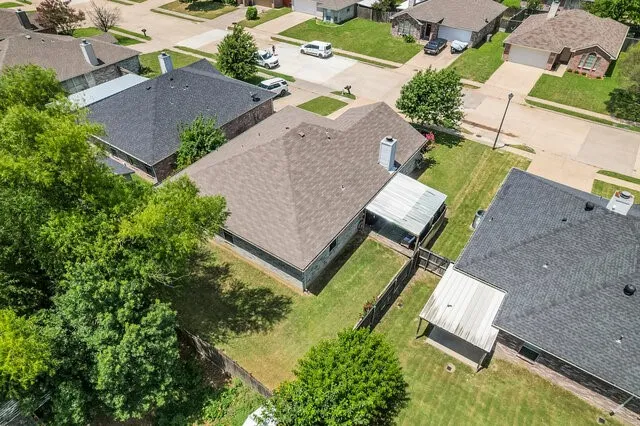 Single Family Residence For Sale in Ellis County , 1230 Misty Drive, Midlothian, Texas 76065, 3 Bedrooms, 2 Bathrooms, 2 Garage spaces, 1,548 Sqft, built in 2001, Price $299,000, mls#21321856, Real Estate Agent in Midlothian, Homes For Sale in Ellis county, Homes For Sale in Midlothian, Realtor in Midlothian Texas, Real Estate Brokerage Independent Realty Texas, Luminita Cordes Realtor