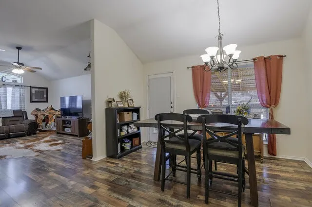 Single Family Residence For Sale in Ellis County , 1230 Misty Drive, Midlothian, Texas 76065, 3 Bedrooms, 2 Bathrooms, 2 Garage spaces, 1,548 Sqft, built in 2001, Price $299,000, mls#21321856, Real Estate Agent in Midlothian, Homes For Sale in Ellis county, Homes For Sale in Midlothian, Realtor in Midlothian Texas, Real Estate Brokerage Independent Realty Texas, Luminita Cordes Realtor