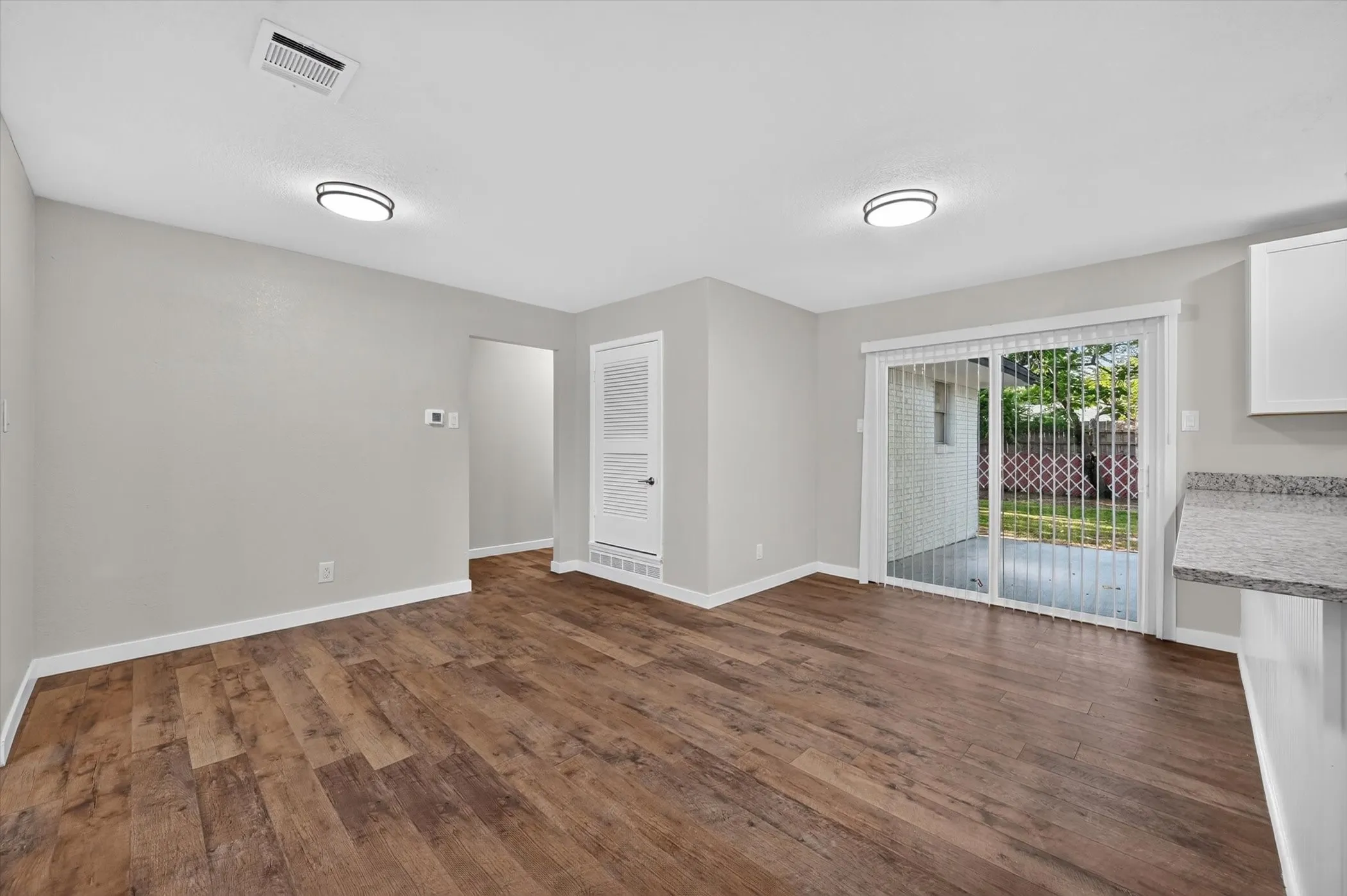 Single Family Residence For Sale in Tarrant County , 7516 S College Circle, North Richland Hills, Texas 76180, 3 Bedroom, 2 Bathroom, 2 Garage spaces, 1,332 Sqft, built in 1960, mls#21322030, Real Estate Agent in North Richland Hills, Homes For Sale in Tarrant county, Homes For Sale in North Richland Hills, Realtor in North Richland Hills Texas, Real Estate Brokerage Independent Realty Texas, Luminita Cordes Realtor