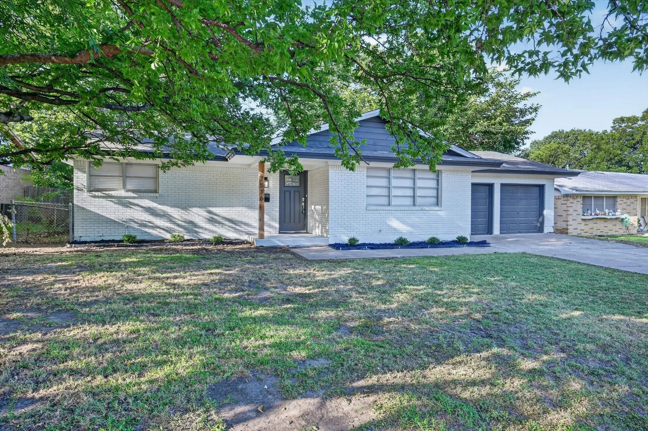 Single Family Residence For Sale in Tarrant County , 7516 S College Circle, North Richland Hills, Texas 76180, 3 Bedroom, 2 Bathroom, 2 Garage spaces, 1,332 Sqft, built in 1960, mls#21322030, Real Estate Agent in North Richland Hills, Homes For Sale in Tarrant county, Homes For Sale in North Richland Hills, Realtor in North Richland Hills Texas, Real Estate Brokerage Independent Realty Texas, Luminita Cordes Realtor