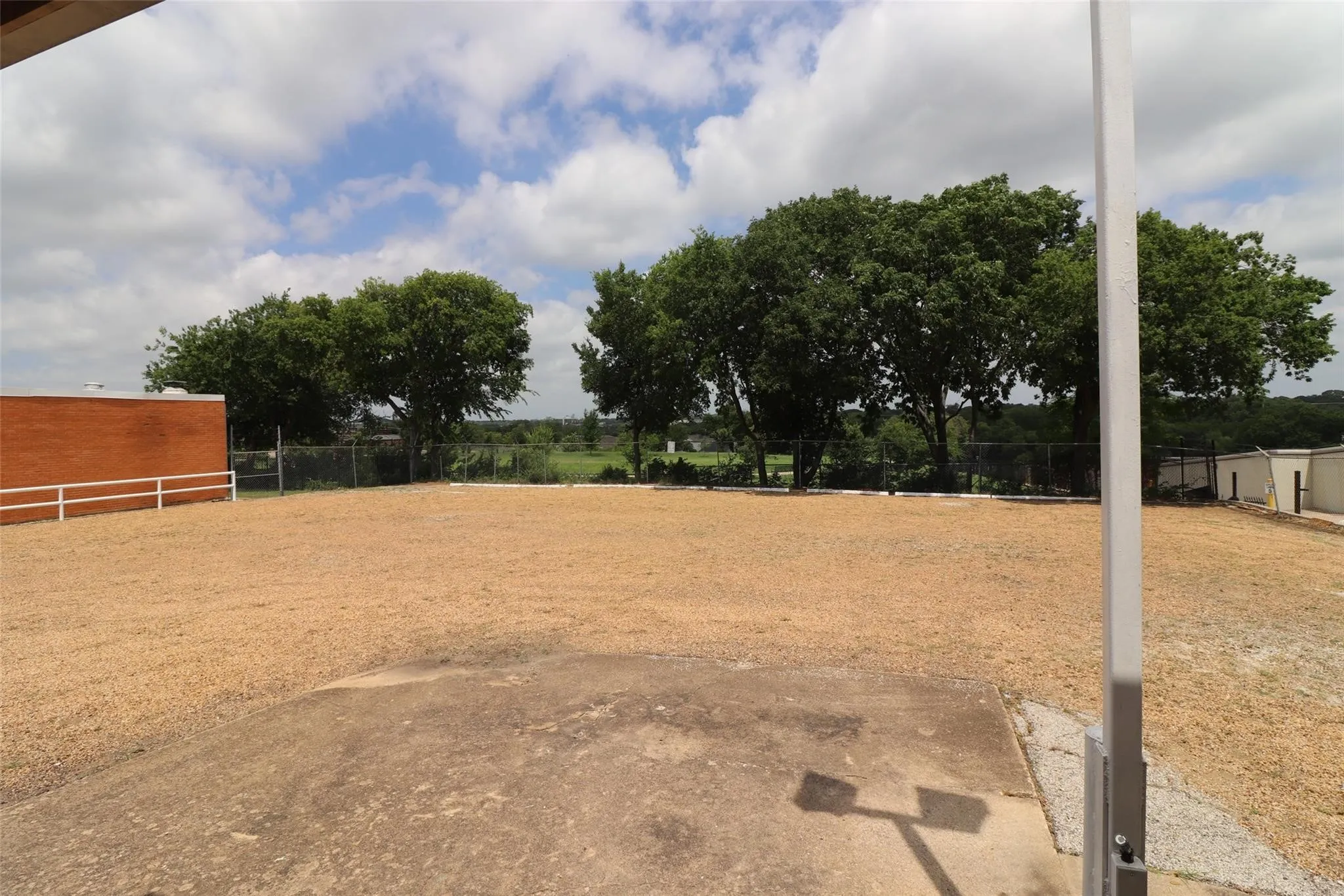 Retail For Rent in Dallas County , 8039 Ferguson Road, Dallas, Texas 75228, 0, 0, Garage spaces, 0 Sqft, built in 1955, mls#21322207, Real Estate Agent in Dallas, Homes For Rent in Dallas county, Homes For Rent in Dallas, Realtor in Dallas Texas, Real Estate Brokerage Independent Realty Texas, Luminita Cordes Realtor