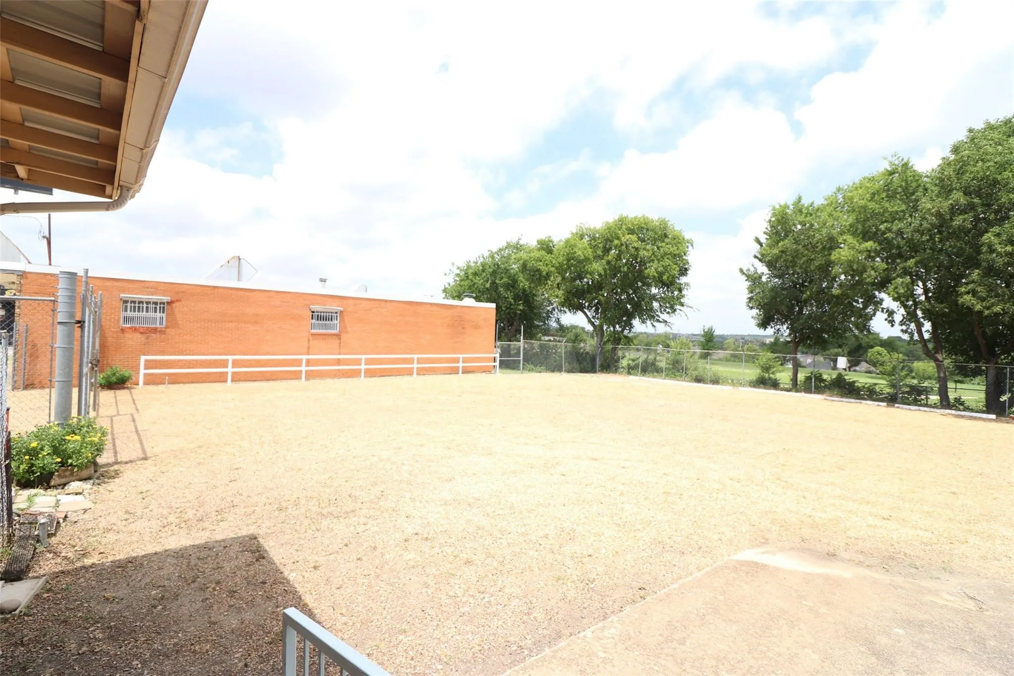 Retail For Rent in Dallas County , 8039 Ferguson Road, Dallas, Texas 75228, 0, 0, Garage spaces, 0 Sqft, built in 1955, mls#21322207, Real Estate Agent in Dallas, Homes For Rent in Dallas county, Homes For Rent in Dallas, Realtor in Dallas Texas, Real Estate Brokerage Independent Realty Texas, Luminita Cordes Realtor