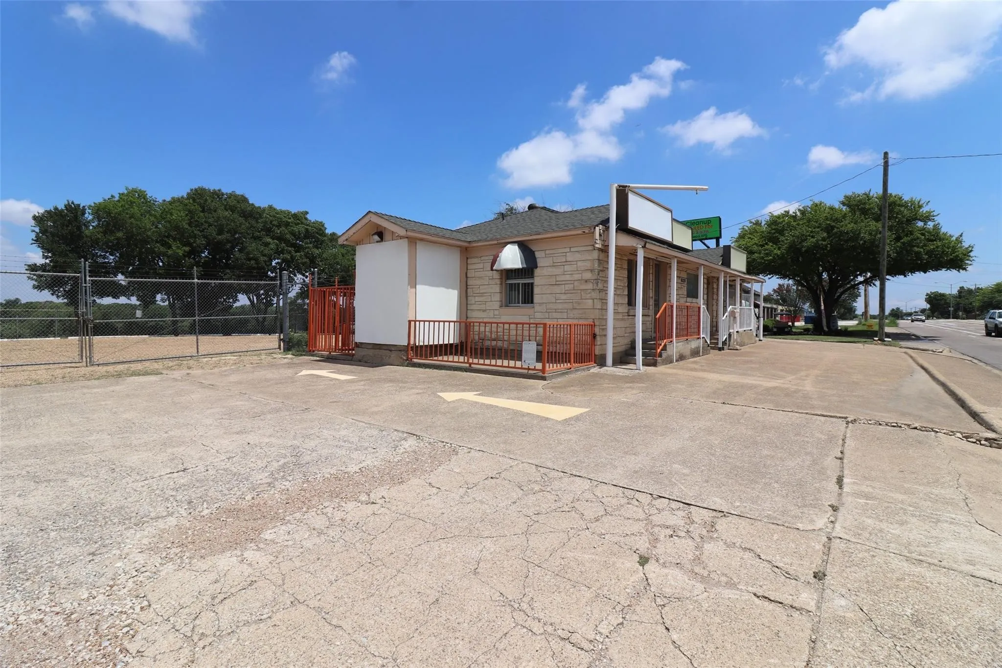 Retail For Rent in Dallas County , 8039 Ferguson Road, Dallas, Texas 75228, 0, 0, Garage spaces, 0 Sqft, built in 1955, mls#21322207, Real Estate Agent in Dallas, Homes For Rent in Dallas county, Homes For Rent in Dallas, Realtor in Dallas Texas, Real Estate Brokerage Independent Realty Texas, Luminita Cordes Realtor