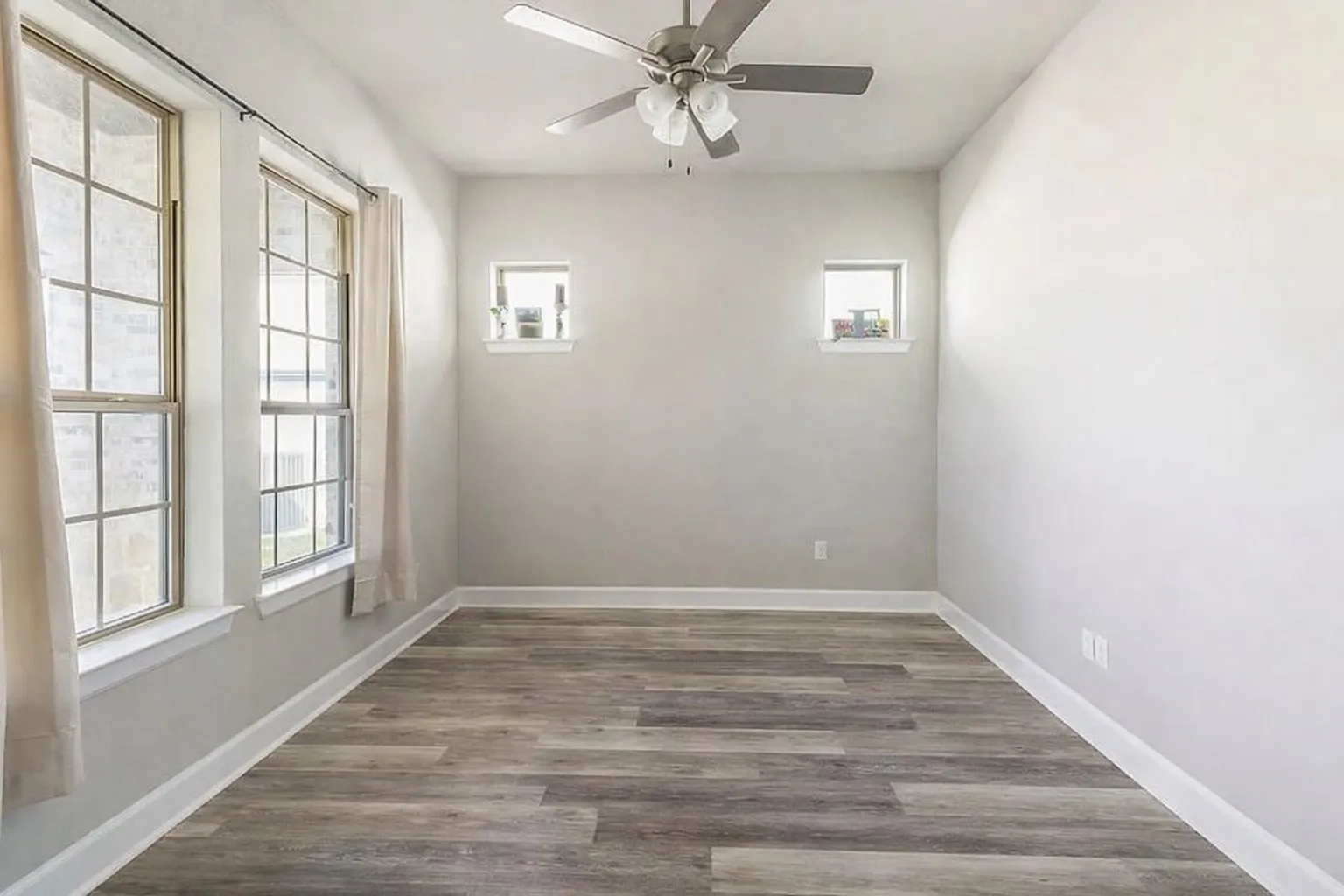 Single Family Residence For Sale in Johnson County , 2711 Trinity Ridge Street, Mansfield, Texas 76063, 4 Bedroom, 4 Bathroom, 2 Garage spaces, 3,139 Sqft, built in 2022, mls#21322208, Real Estate Agent in Mansfield, Homes For Sale in Johnson county, Homes For Sale in Mansfield, Realtor in Mansfield Texas, Real Estate Brokerage Independent Realty Texas, Luminita Cordes Realtor
