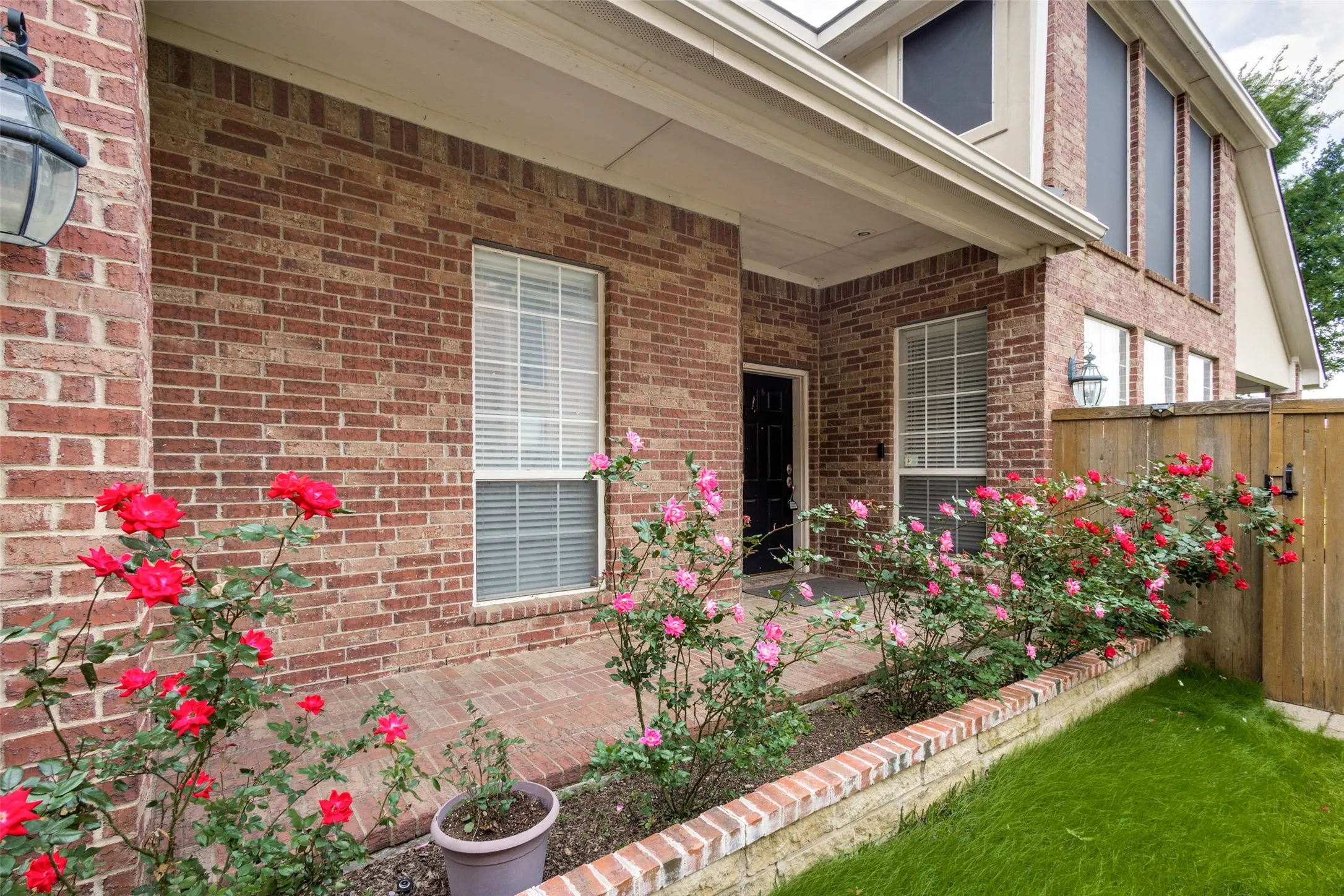 Single Family Residence For Rent in Collin County , 1620 Nicklaus Court, Mc Kinney, Texas 75072, 4 Bedroom, 2 Bathroom, 2 Garage spaces, 2,345 Sqft, built in 2001, mls#21321862, Real Estate Agent in Mc Kinney, Homes For Rent in Collin county, Homes For Rent in Mc Kinney, Realtor in Mc Kinney Texas, Real Estate Brokerage Independent Realty Texas, Luminita Cordes Realtor