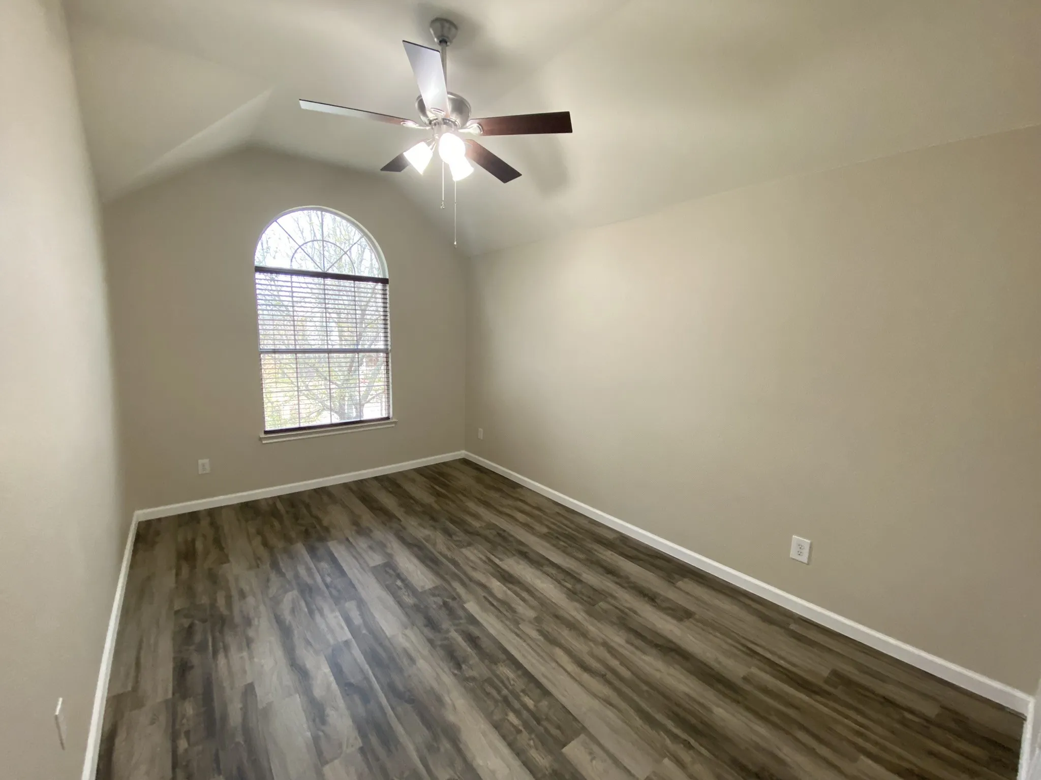 Single Family Residence For Rent in Collin County , 5668 Imperial Meadow Drive, Frisco, Texas 75035, 5 Bedroom, 3 Bathroom, 2 Garage spaces, 2,761 Sqft, built in 2005, mls#21319624, Real Estate Agent in Frisco, Homes For Rent in Collin county, Homes For Rent in Frisco, Realtor in Frisco Texas, Real Estate Brokerage Independent Realty Texas, Luminita Cordes Realtor
