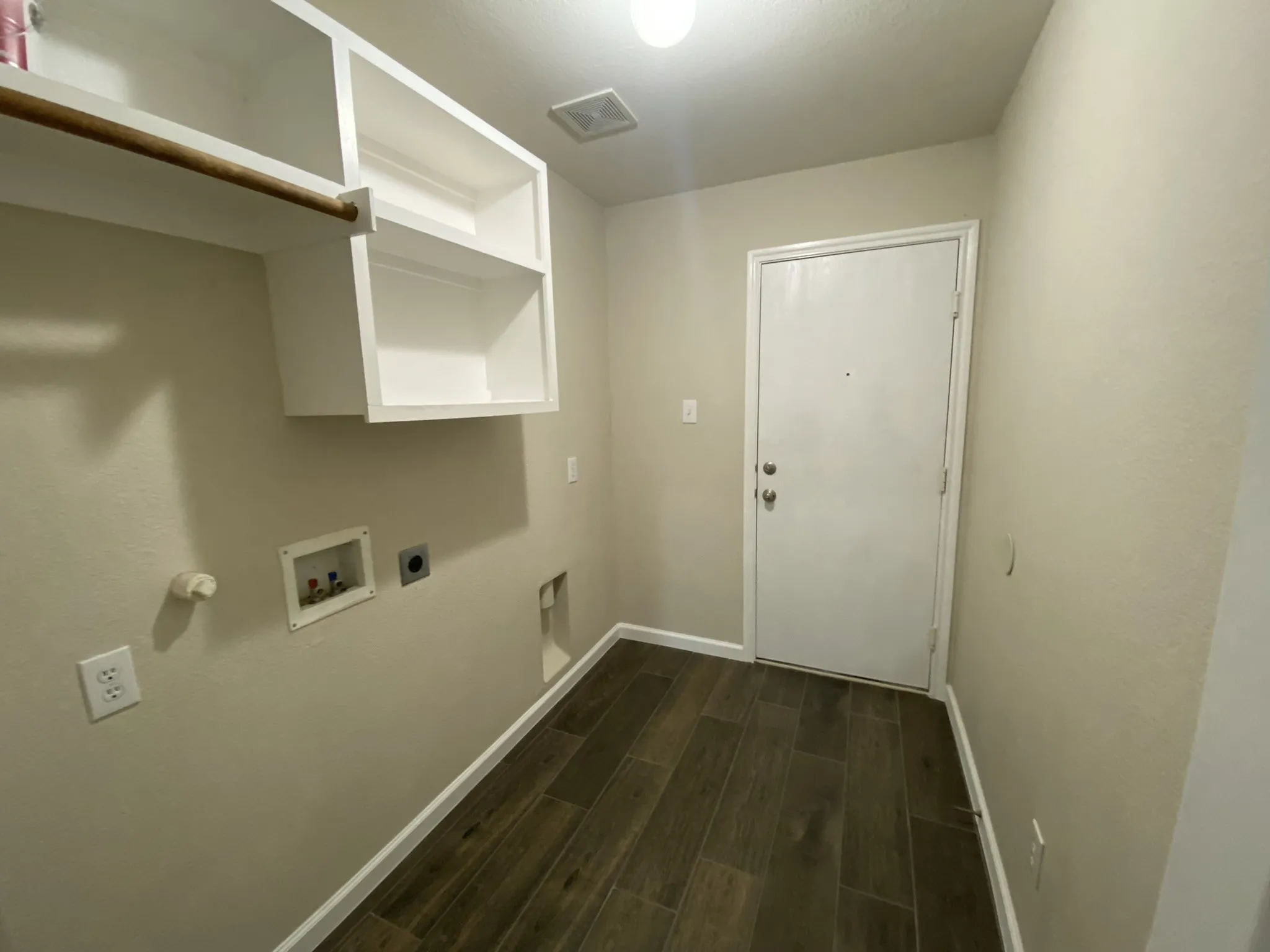 Single Family Residence For Rent in Collin County , 5668 Imperial Meadow Drive, Frisco, Texas 75035, 5 Bedroom, 3 Bathroom, 2 Garage spaces, 2,761 Sqft, built in 2005, mls#21319624, Real Estate Agent in Frisco, Homes For Rent in Collin county, Homes For Rent in Frisco, Realtor in Frisco Texas, Real Estate Brokerage Independent Realty Texas, Luminita Cordes Realtor