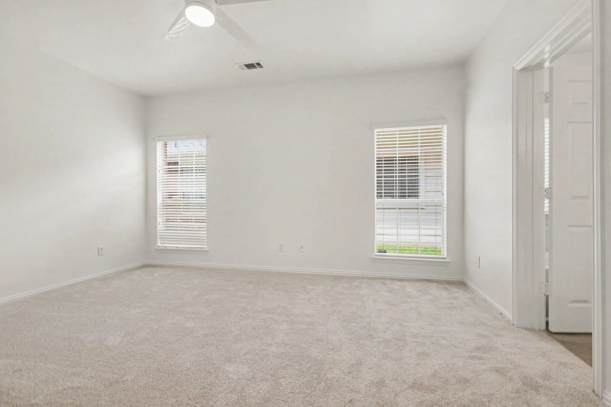 Single Family Residence For Sale in Denton County , 6017 Apache Drive, The Colony, Texas 75056, 4 Bedroom, 3 Bathroom, 2 Garage spaces, 2,766 Sqft, built in 2001, mls#21322210, Real Estate Agent in The Colony, Homes For Sale in Denton county, Homes For Sale in The Colony, Realtor in The Colony Texas, Real Estate Brokerage Independent Realty Texas, Luminita Cordes Realtor