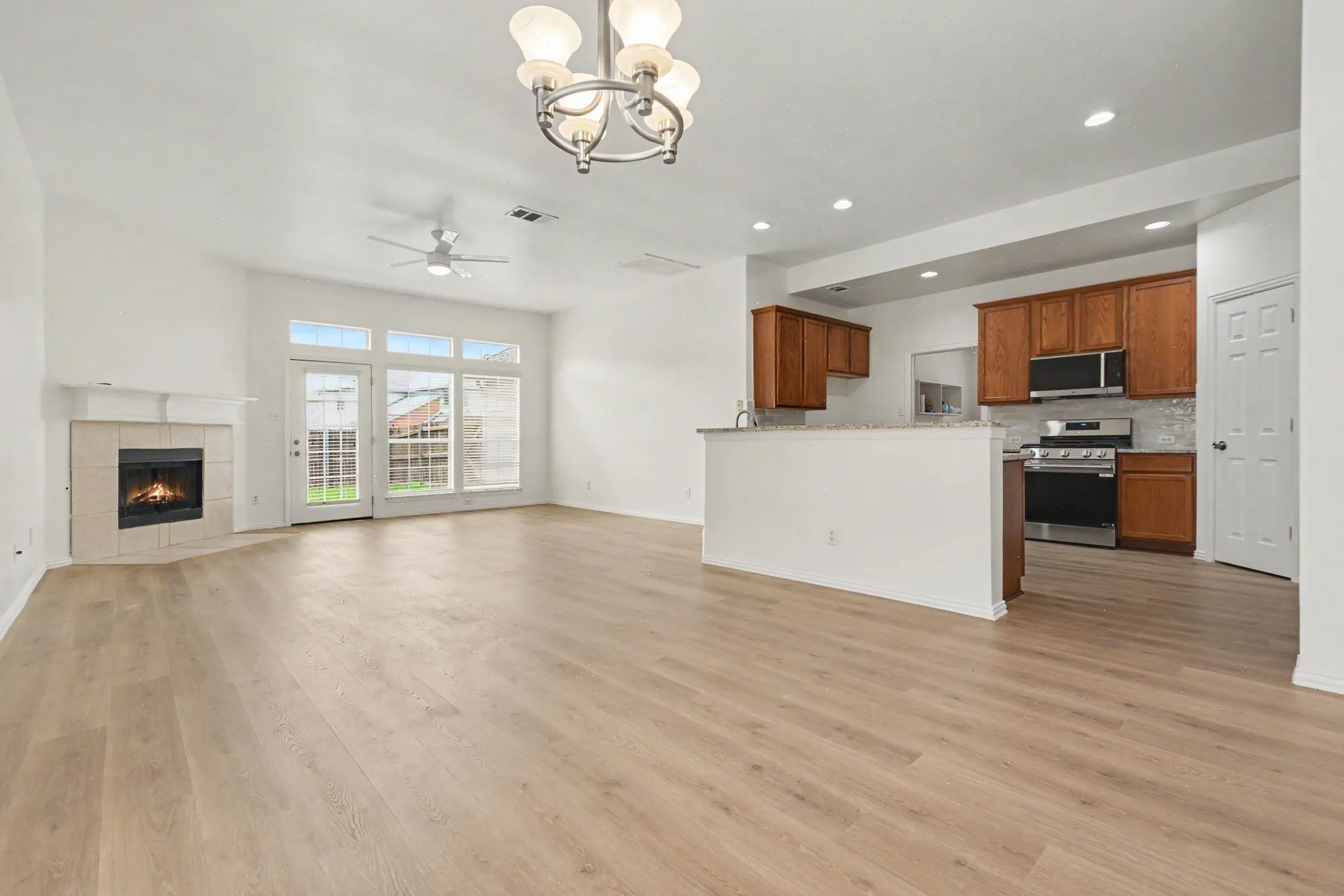 Single Family Residence For Sale in Denton County , 6017 Apache Drive, The Colony, Texas 75056, 4 Bedroom, 3 Bathroom, 2 Garage spaces, 2,766 Sqft, built in 2001, mls#21322210, Real Estate Agent in The Colony, Homes For Sale in Denton county, Homes For Sale in The Colony, Realtor in The Colony Texas, Real Estate Brokerage Independent Realty Texas, Luminita Cordes Realtor
