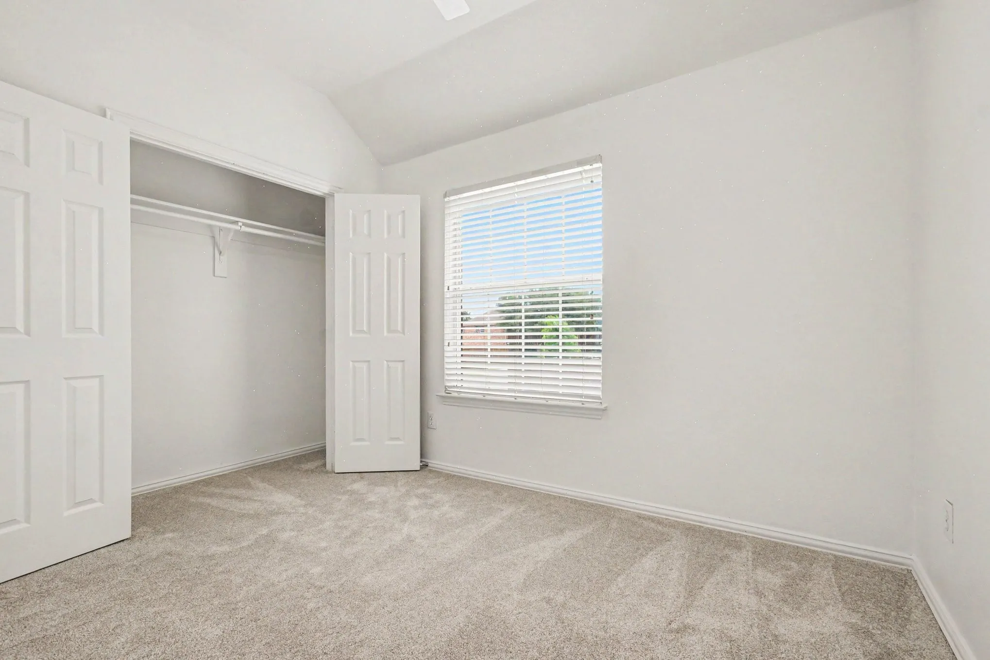 Single Family Residence For Sale in Denton County , 6017 Apache Drive, The Colony, Texas 75056, 4 Bedroom, 3 Bathroom, 2 Garage spaces, 2,766 Sqft, built in 2001, mls#21322210, Real Estate Agent in The Colony, Homes For Sale in Denton county, Homes For Sale in The Colony, Realtor in The Colony Texas, Real Estate Brokerage Independent Realty Texas, Luminita Cordes Realtor
