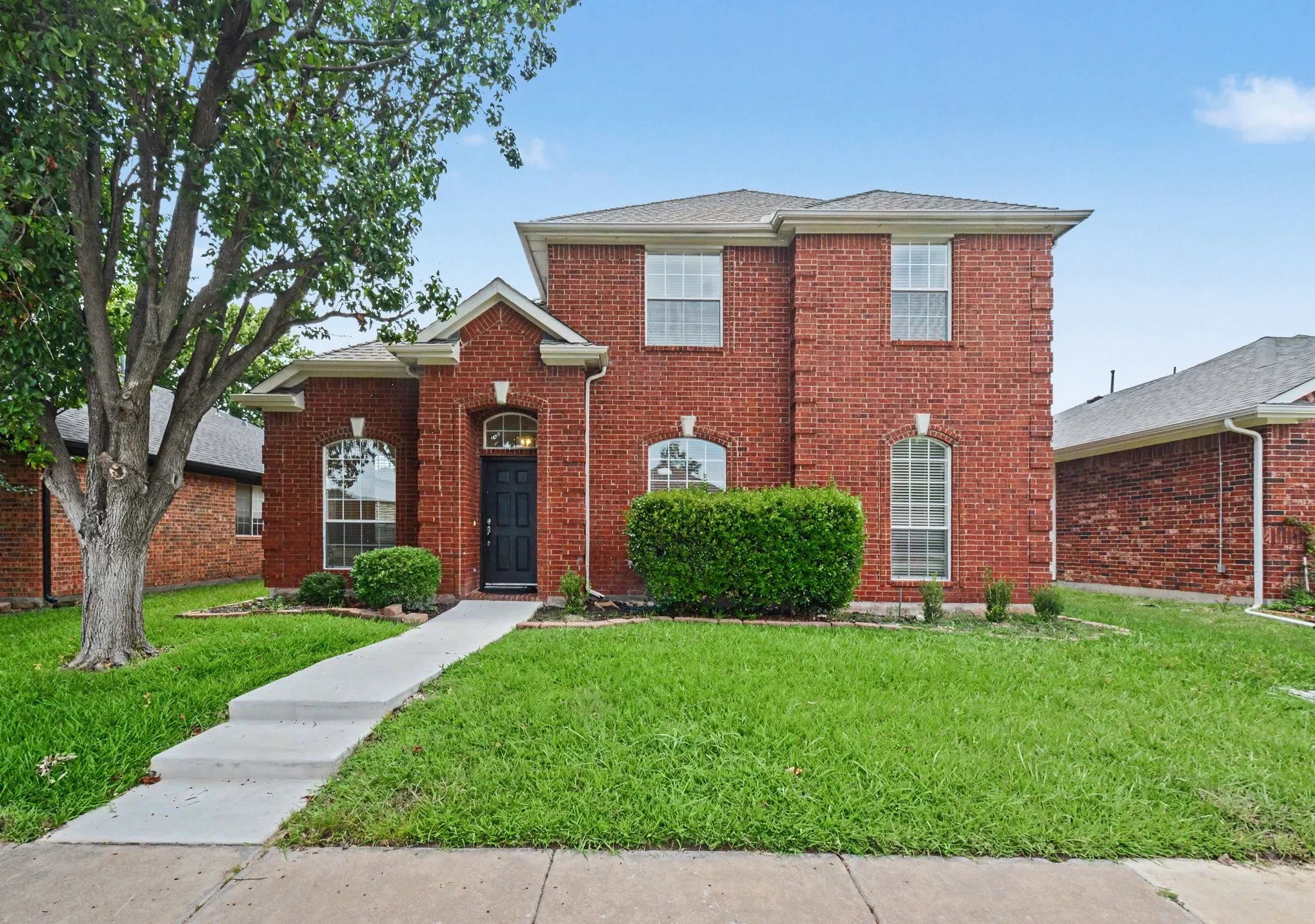Single Family Residence For Sale in Denton County , 6017 Apache Drive, The Colony, Texas 75056, 4 Bedroom, 3 Bathroom, 2 Garage spaces, 2,766 Sqft, built in 2001, mls#21322210, Real Estate Agent in The Colony, Homes For Sale in Denton county, Homes For Sale in The Colony, Realtor in The Colony Texas, Real Estate Brokerage Independent Realty Texas, Luminita Cordes Realtor