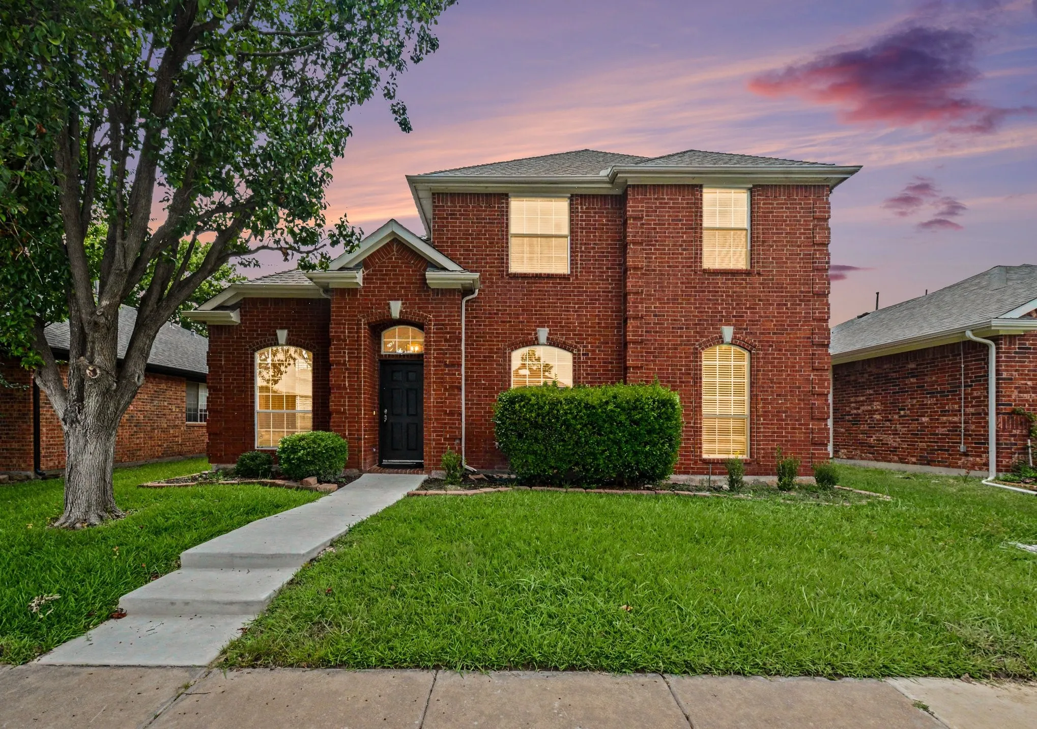 Single Family Residence For Sale in Denton County , 6017 Apache Drive, The Colony, Texas 75056, 4 Bedroom, 3 Bathroom, 2 Garage spaces, 2,766 Sqft, built in 2001, mls#21322210, Real Estate Agent in The Colony, Homes For Sale in Denton county, Homes For Sale in The Colony, Realtor in The Colony Texas, Real Estate Brokerage Independent Realty Texas, Luminita Cordes Realtor