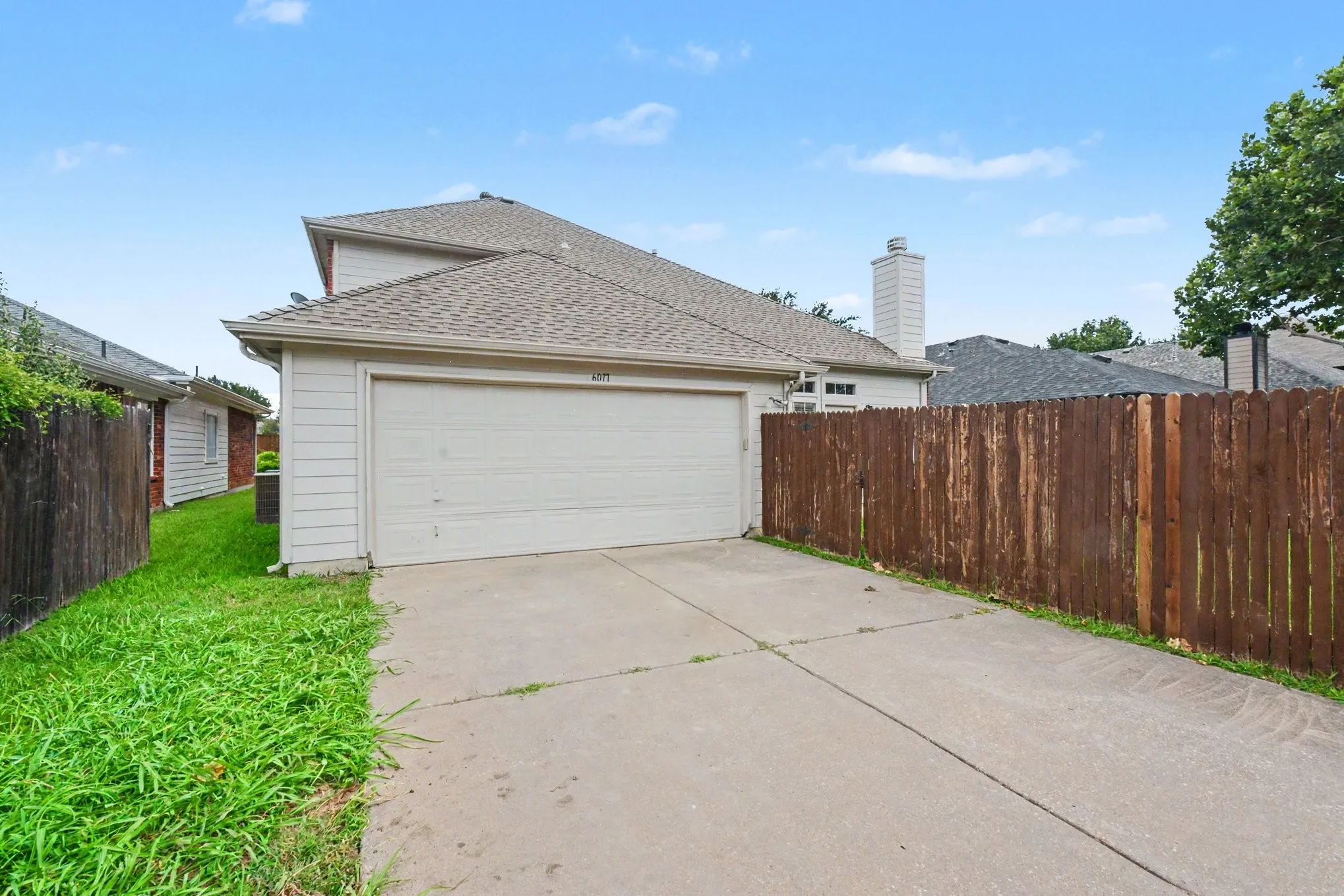 Single Family Residence For Sale in Denton County , 6017 Apache Drive, The Colony, Texas 75056, 4 Bedroom, 3 Bathroom, 2 Garage spaces, 2,766 Sqft, built in 2001, mls#21322210, Real Estate Agent in The Colony, Homes For Sale in Denton county, Homes For Sale in The Colony, Realtor in The Colony Texas, Real Estate Brokerage Independent Realty Texas, Luminita Cordes Realtor