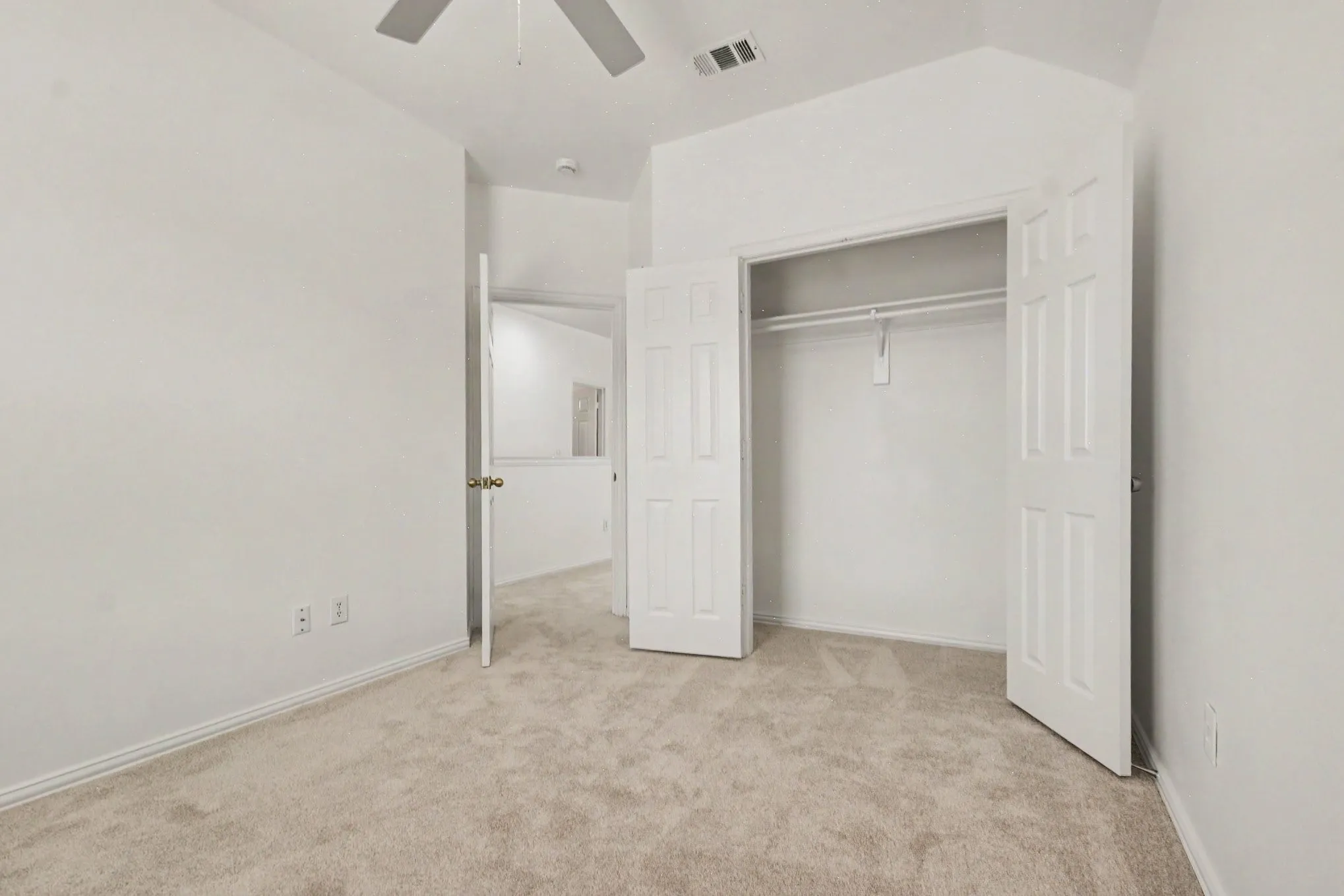 Single Family Residence For Sale in Denton County , 6017 Apache Drive, The Colony, Texas 75056, 4 Bedroom, 3 Bathroom, 2 Garage spaces, 2,766 Sqft, built in 2001, mls#21322210, Real Estate Agent in The Colony, Homes For Sale in Denton county, Homes For Sale in The Colony, Realtor in The Colony Texas, Real Estate Brokerage Independent Realty Texas, Luminita Cordes Realtor