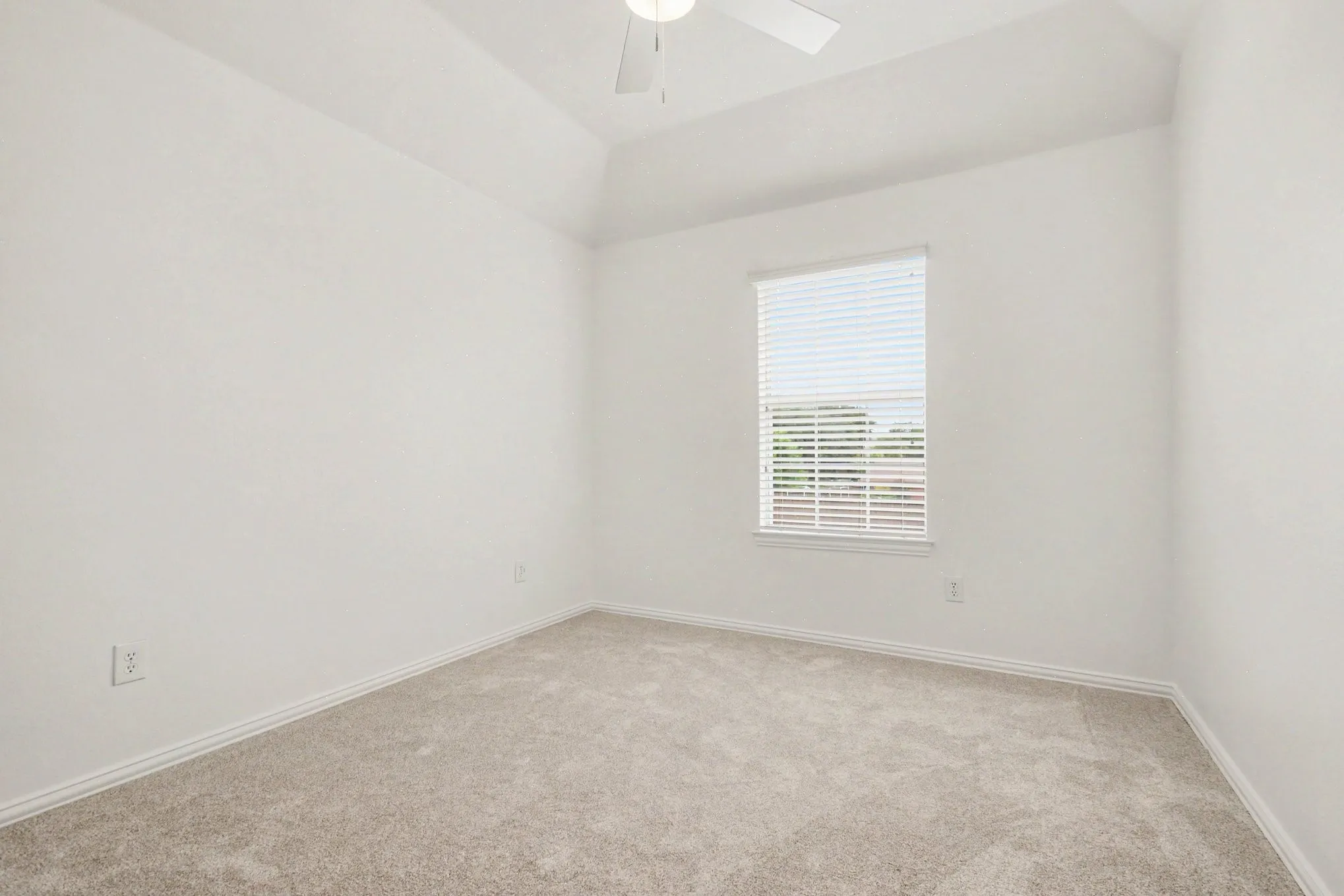 Single Family Residence For Sale in Denton County , 6017 Apache Drive, The Colony, Texas 75056, 4 Bedroom, 3 Bathroom, 2 Garage spaces, 2,766 Sqft, built in 2001, mls#21322210, Real Estate Agent in The Colony, Homes For Sale in Denton county, Homes For Sale in The Colony, Realtor in The Colony Texas, Real Estate Brokerage Independent Realty Texas, Luminita Cordes Realtor