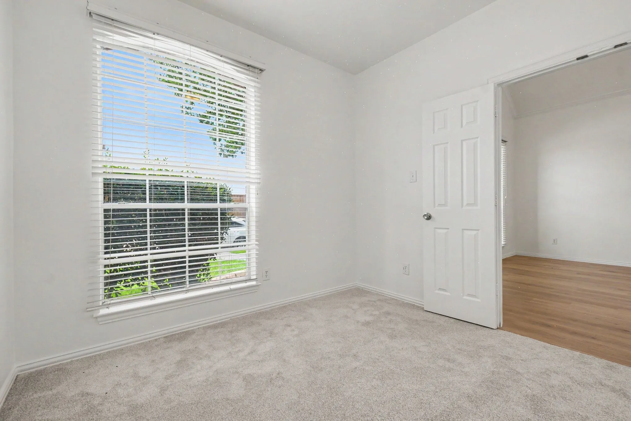 Single Family Residence For Sale in Denton County , 6017 Apache Drive, The Colony, Texas 75056, 4 Bedroom, 3 Bathroom, 2 Garage spaces, 2,766 Sqft, built in 2001, mls#21322210, Real Estate Agent in The Colony, Homes For Sale in Denton county, Homes For Sale in The Colony, Realtor in The Colony Texas, Real Estate Brokerage Independent Realty Texas, Luminita Cordes Realtor