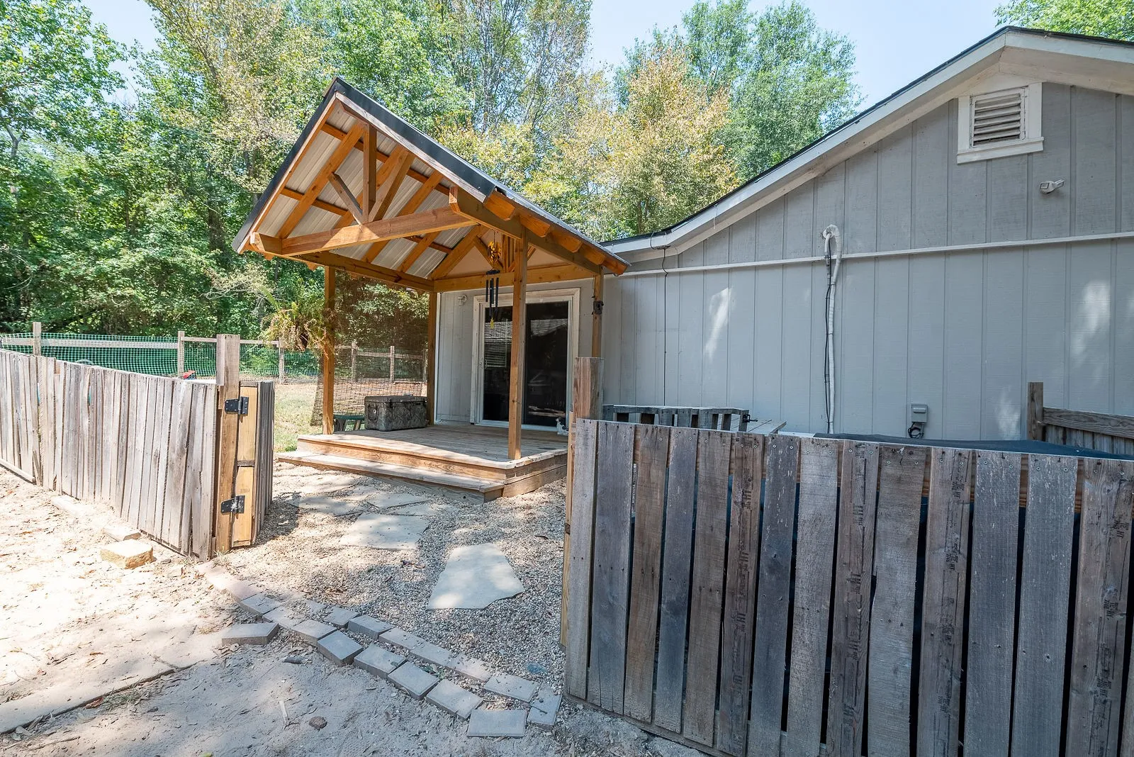 Single Family Residence For Sale in Wood County , 294 County road 4470, Winnsboro, Texas 75494, 2 Bedroom, 1 Bathroom, Garage spaces, 864 Sqft, built in 0, mls#21322235, Real Estate Agent in Winnsboro, Homes For Sale in Wood county, Homes For Sale in Winnsboro, Realtor in Winnsboro Texas, Real Estate Brokerage Independent Realty Texas, Luminita Cordes Realtor