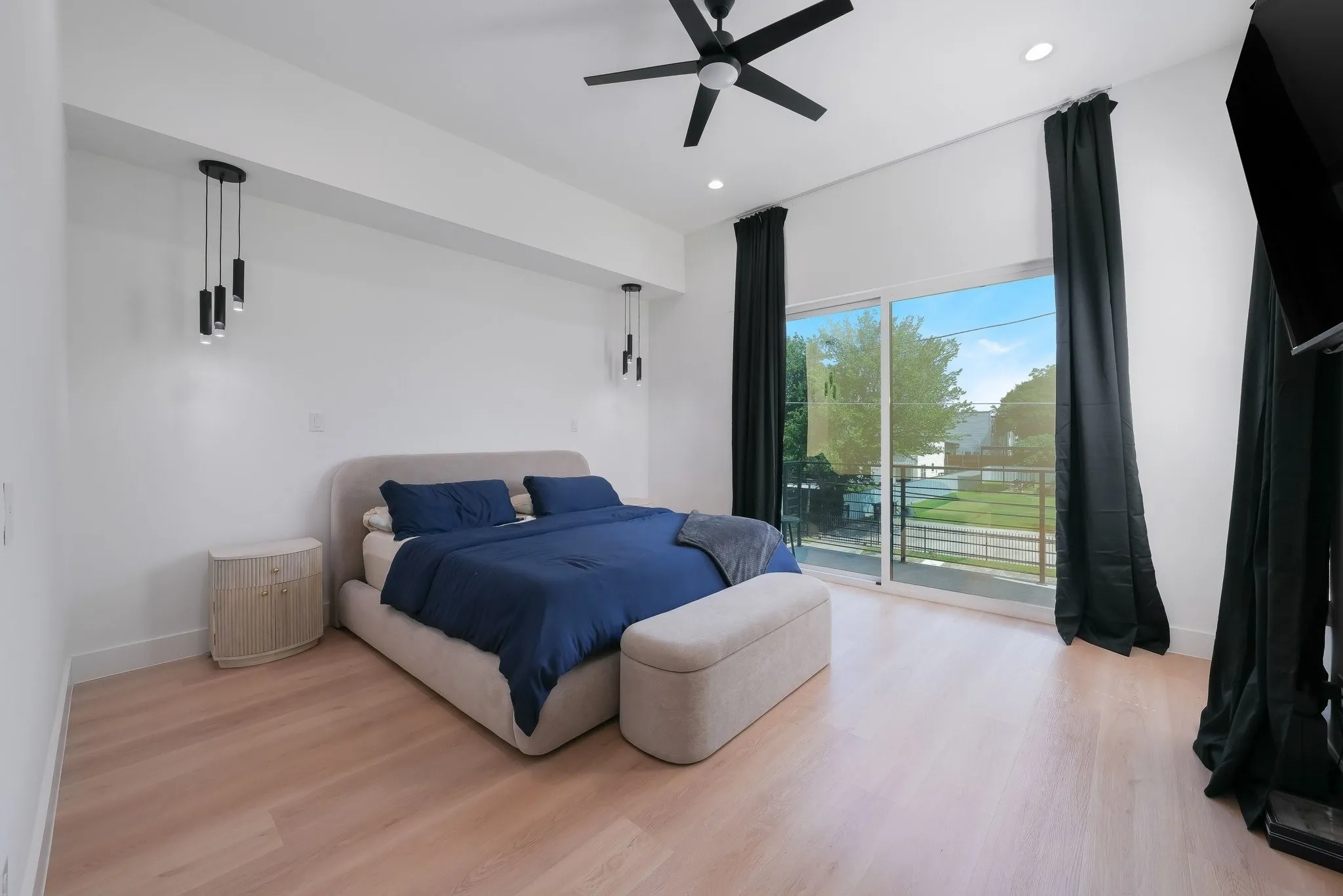 Single Family Residence For Sale in Dallas County , 1908 Duluth Street, Dallas, Texas 75212, 3 Bedroom, 3 Bathroom, 2 Garage spaces, 2,134 Sqft, built in 2025, mls#21321136, Real Estate Agent in Dallas, Homes For Sale in Dallas county, Homes For Sale in Dallas, Realtor in Dallas Texas, Real Estate Brokerage Independent Realty Texas, Luminita Cordes Realtor