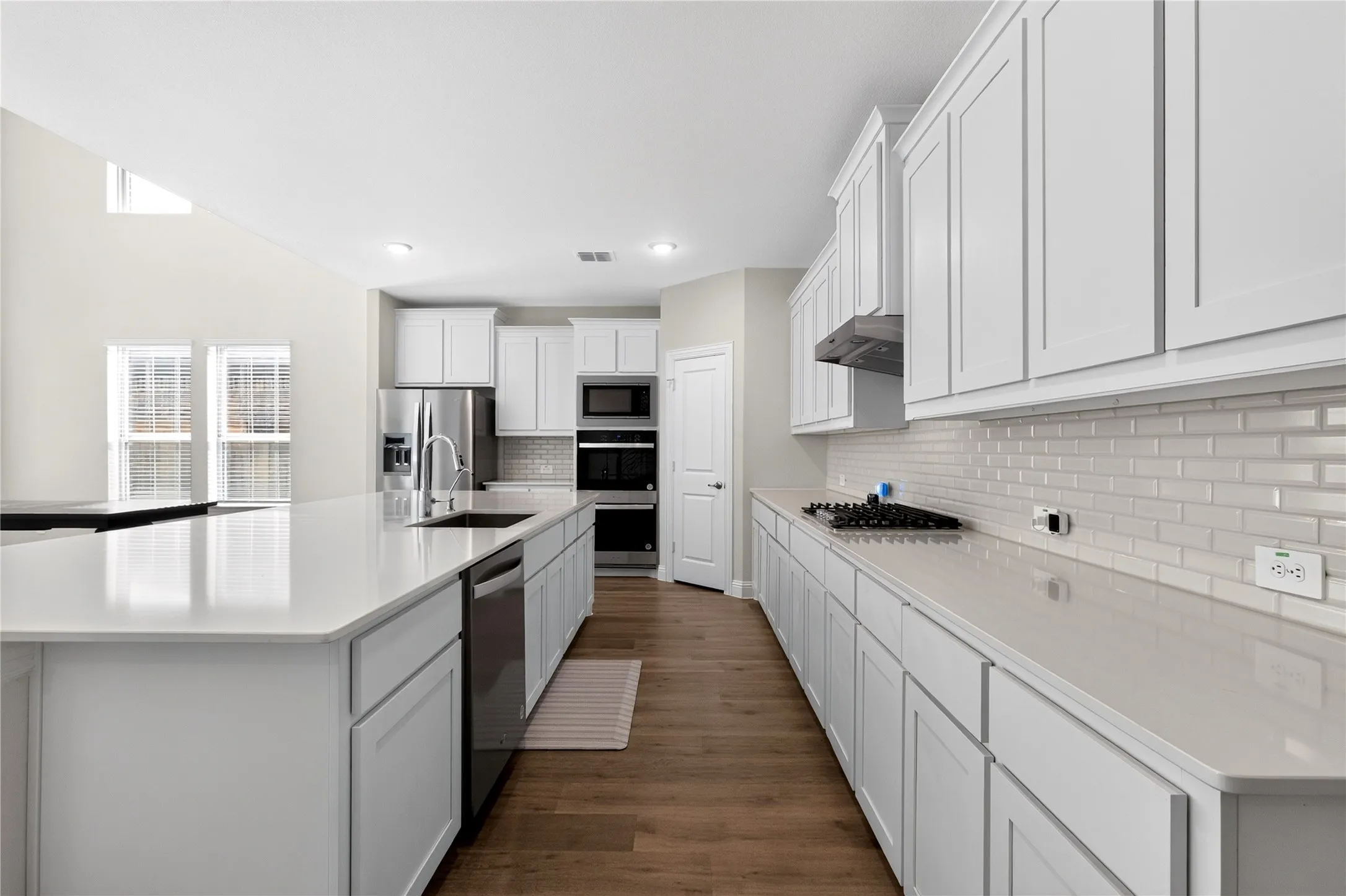Single Family Residence For Sale in Denton County , 300 Breeds Hill Road, Little Elm, Texas 75068, 4 Bedroom, 3 Bathroom, 2 Garage spaces, 3,170 Sqft, built in 2024, mls#21322241, Real Estate Agent in Little Elm, Homes For Sale in Denton county, Homes For Sale in Little Elm, Realtor in Little Elm Texas, Real Estate Brokerage Independent Realty Texas, Luminita Cordes Realtor