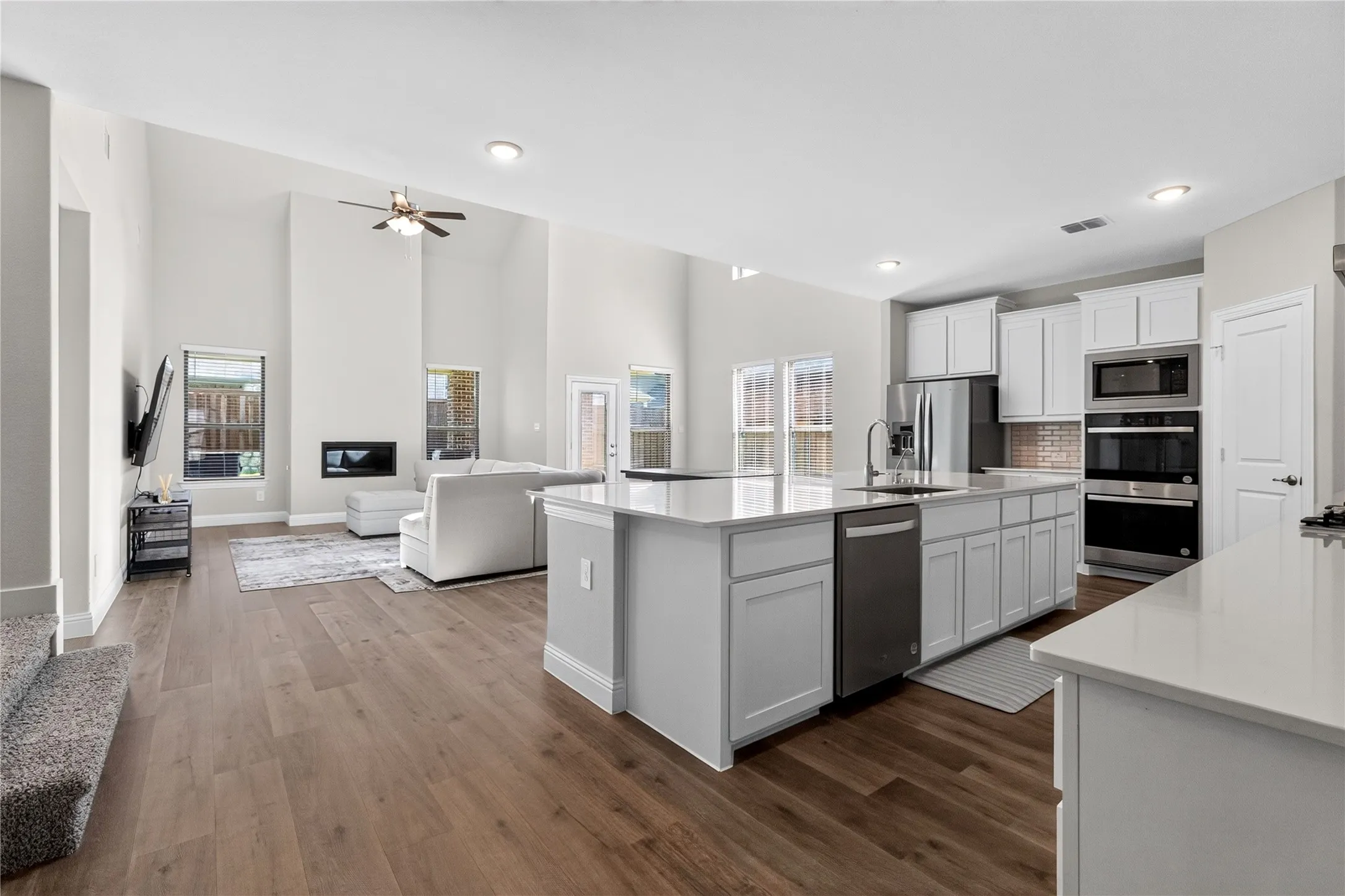Single Family Residence For Sale in Denton County , 300 Breeds Hill Road, Little Elm, Texas 75068, 4 Bedroom, 3 Bathroom, 2 Garage spaces, 3,170 Sqft, built in 2024, mls#21322241, Real Estate Agent in Little Elm, Homes For Sale in Denton county, Homes For Sale in Little Elm, Realtor in Little Elm Texas, Real Estate Brokerage Independent Realty Texas, Luminita Cordes Realtor