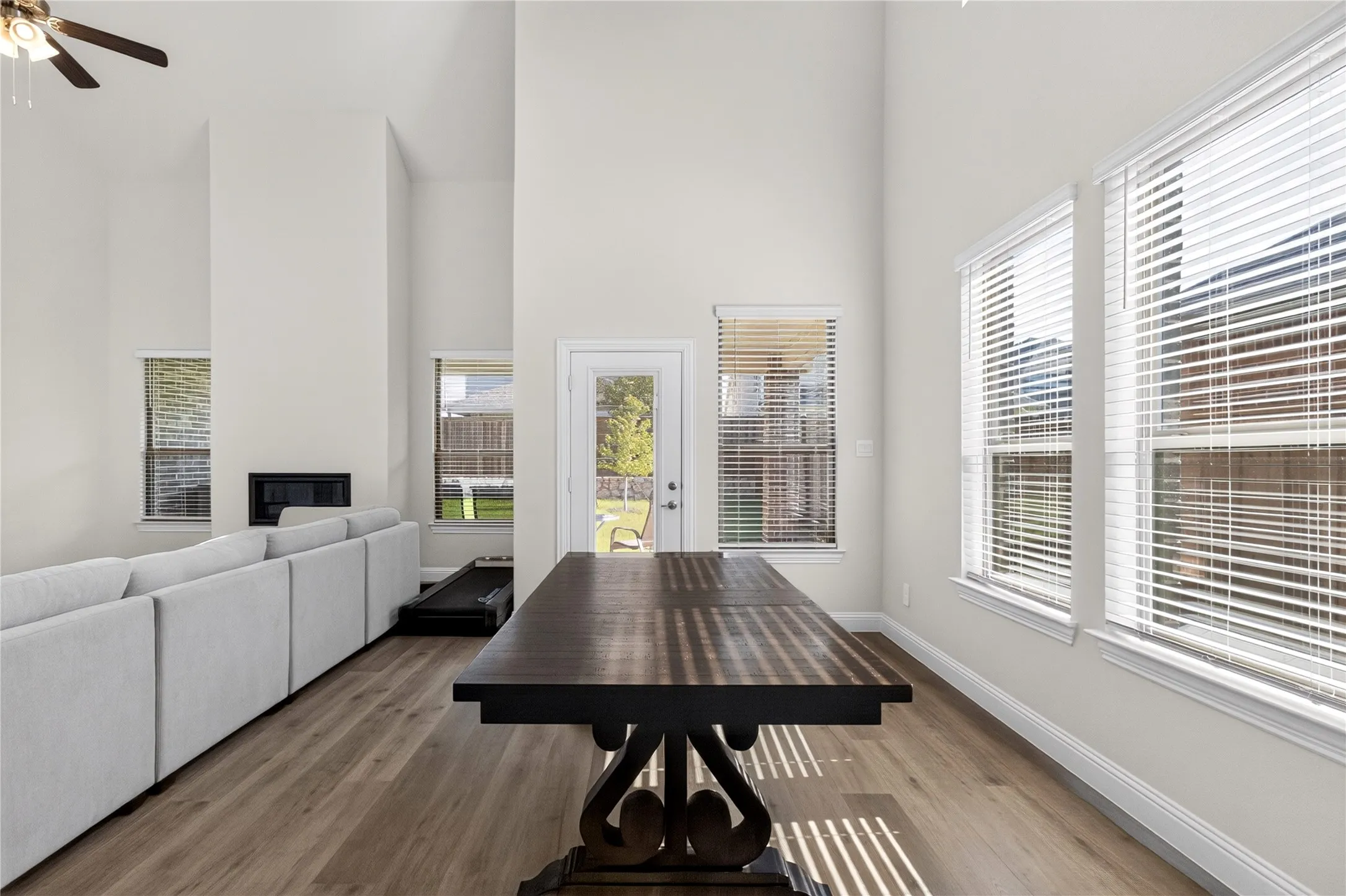 Single Family Residence For Sale in Denton County , 300 Breeds Hill Road, Little Elm, Texas 75068, 4 Bedroom, 3 Bathroom, 2 Garage spaces, 3,170 Sqft, built in 2024, mls#21322241, Real Estate Agent in Little Elm, Homes For Sale in Denton county, Homes For Sale in Little Elm, Realtor in Little Elm Texas, Real Estate Brokerage Independent Realty Texas, Luminita Cordes Realtor