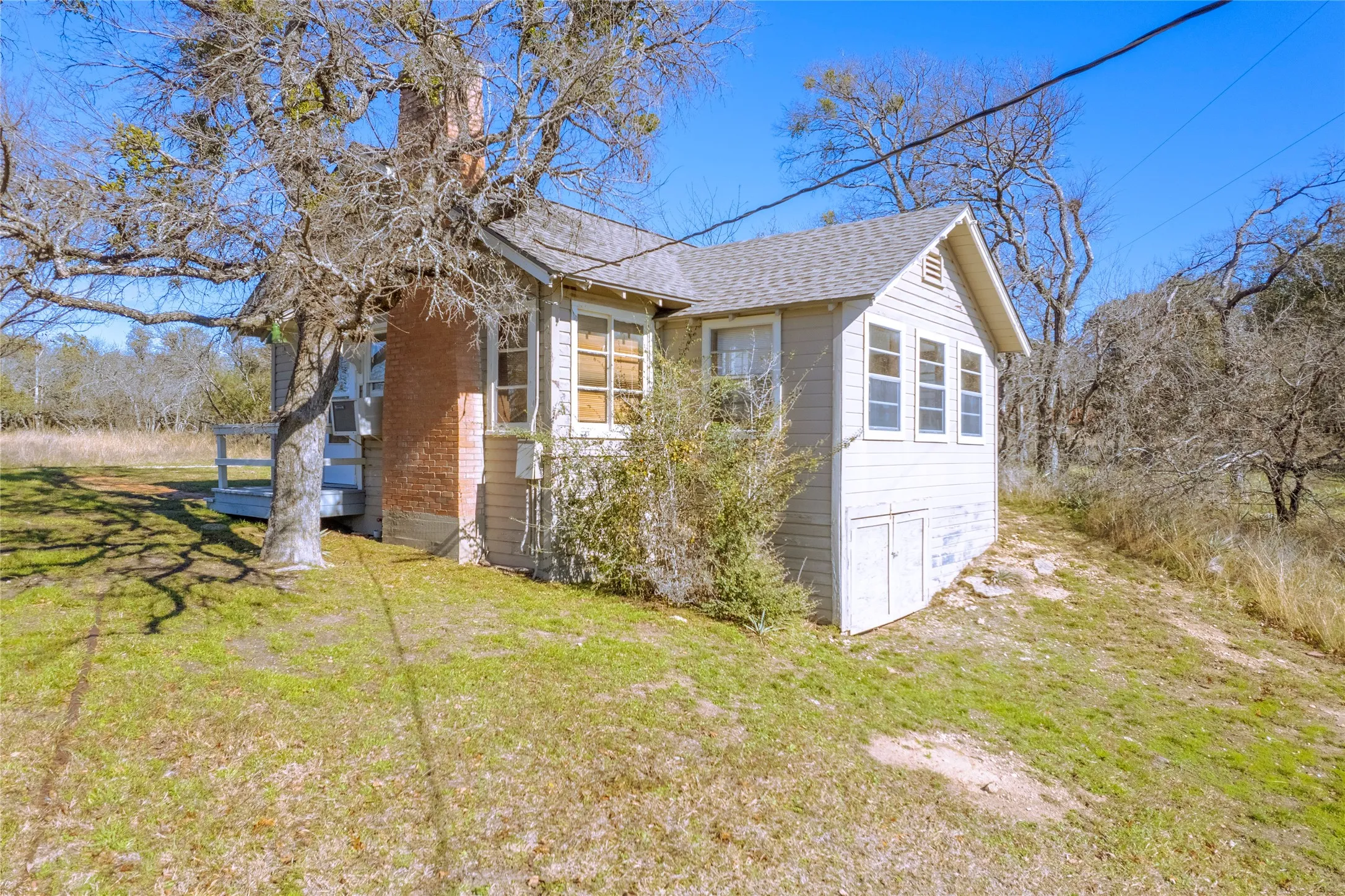 Single Family Residence For Sale in Tarrant County , 4555 Herring Drive, Fort Worth, Texas 76179, 4 Bedroom, 2 Bathroom, Garage spaces, 1,064 Sqft, built in 1970, mls#21322192, Real Estate Agent in Fort Worth, Homes For Sale in Tarrant county, Homes For Sale in Fort Worth, Realtor in Fort Worth Texas, Real Estate Brokerage Independent Realty Texas, Luminita Cordes Realtor