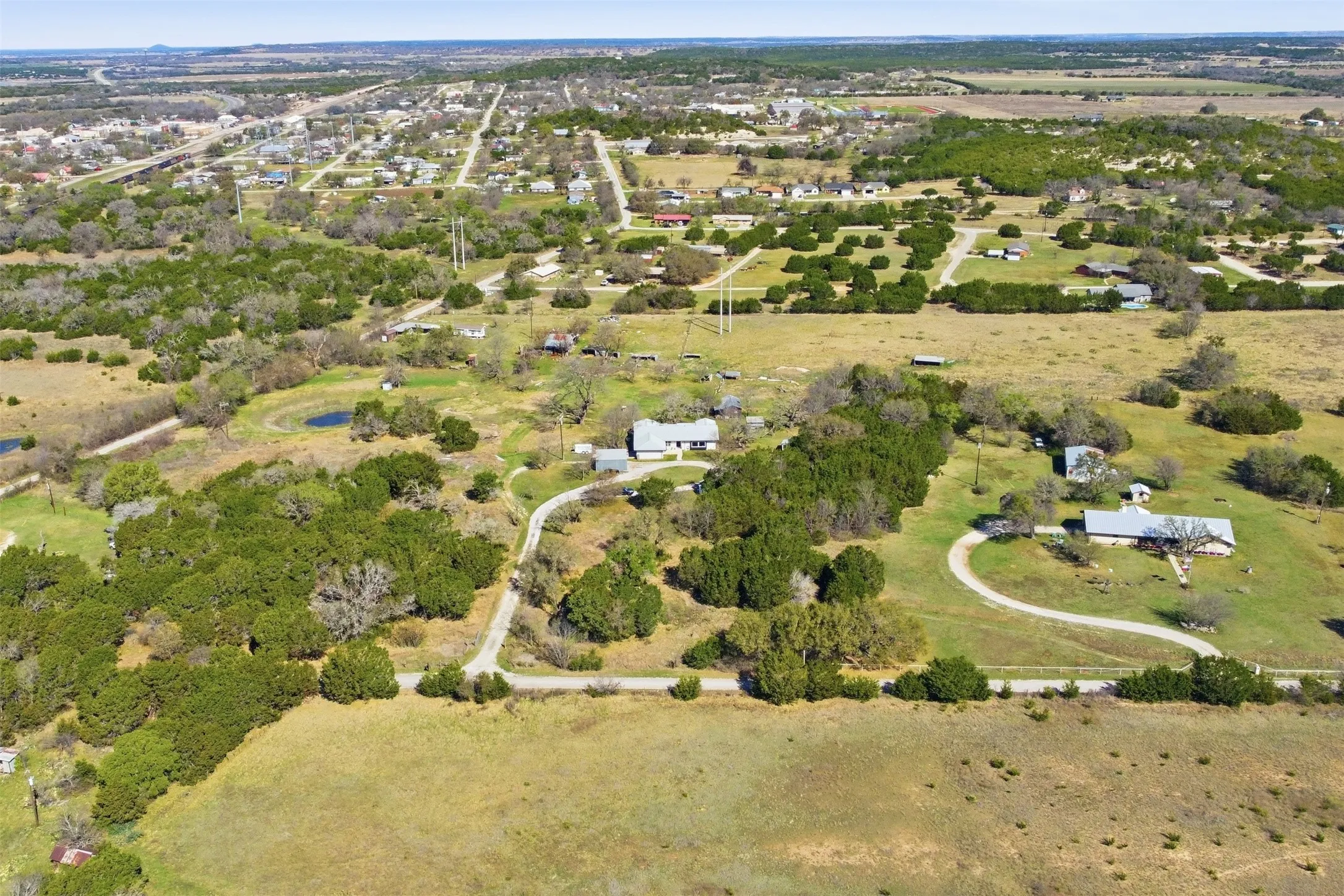 Single Family Residence For Sale in Lampasas County , 1272 County Road 2102, Lometa, Texas 76853, 4 Bedroom, 3 Bathroom, 2 Garage spaces, 2,995 Sqft, built in 1989, mls#21320159, Real Estate Agent in Lometa, Homes For Sale in Lampasas county, Homes For Sale in Lometa, Realtor in Lometa Texas, Real Estate Brokerage Independent Realty Texas, Luminita Cordes Realtor