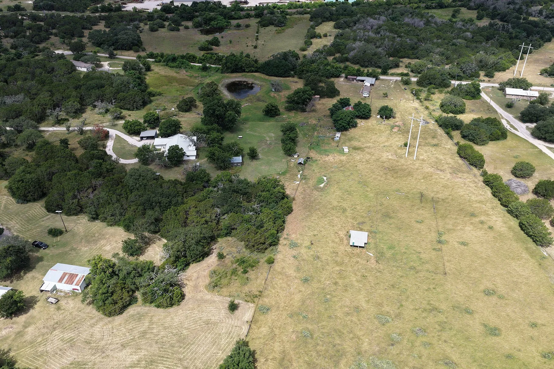 Single Family Residence For Sale in Lampasas County , 1272 County Road 2102, Lometa, Texas 76853, 4 Bedroom, 3 Bathroom, 2 Garage spaces, 2,995 Sqft, built in 1989, mls#21320159, Real Estate Agent in Lometa, Homes For Sale in Lampasas county, Homes For Sale in Lometa, Realtor in Lometa Texas, Real Estate Brokerage Independent Realty Texas, Luminita Cordes Realtor