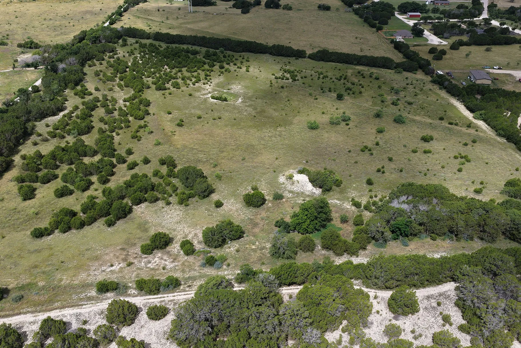 Single Family Residence For Sale in Lampasas County , 1272 County Road 2102, Lometa, Texas 76853, 4 Bedroom, 3 Bathroom, 2 Garage spaces, 2,995 Sqft, built in 1989, mls#21320159, Real Estate Agent in Lometa, Homes For Sale in Lampasas county, Homes For Sale in Lometa, Realtor in Lometa Texas, Real Estate Brokerage Independent Realty Texas, Luminita Cordes Realtor