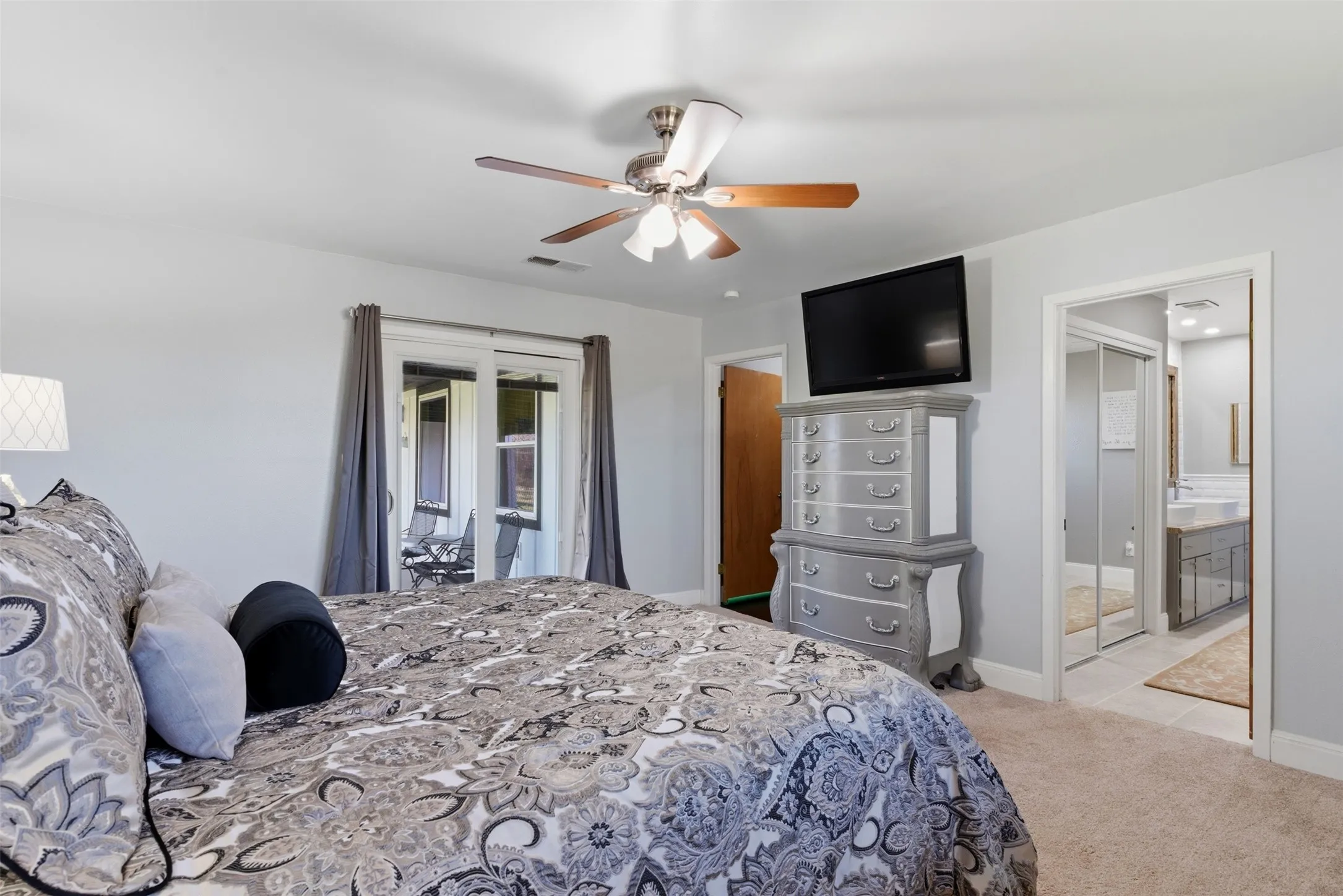 Single Family Residence For Sale in Lampasas County , 1272 County Road 2102, Lometa, Texas 76853, 4 Bedroom, 3 Bathroom, 2 Garage spaces, 2,995 Sqft, built in 1989, mls#21320159, Real Estate Agent in Lometa, Homes For Sale in Lampasas county, Homes For Sale in Lometa, Realtor in Lometa Texas, Real Estate Brokerage Independent Realty Texas, Luminita Cordes Realtor