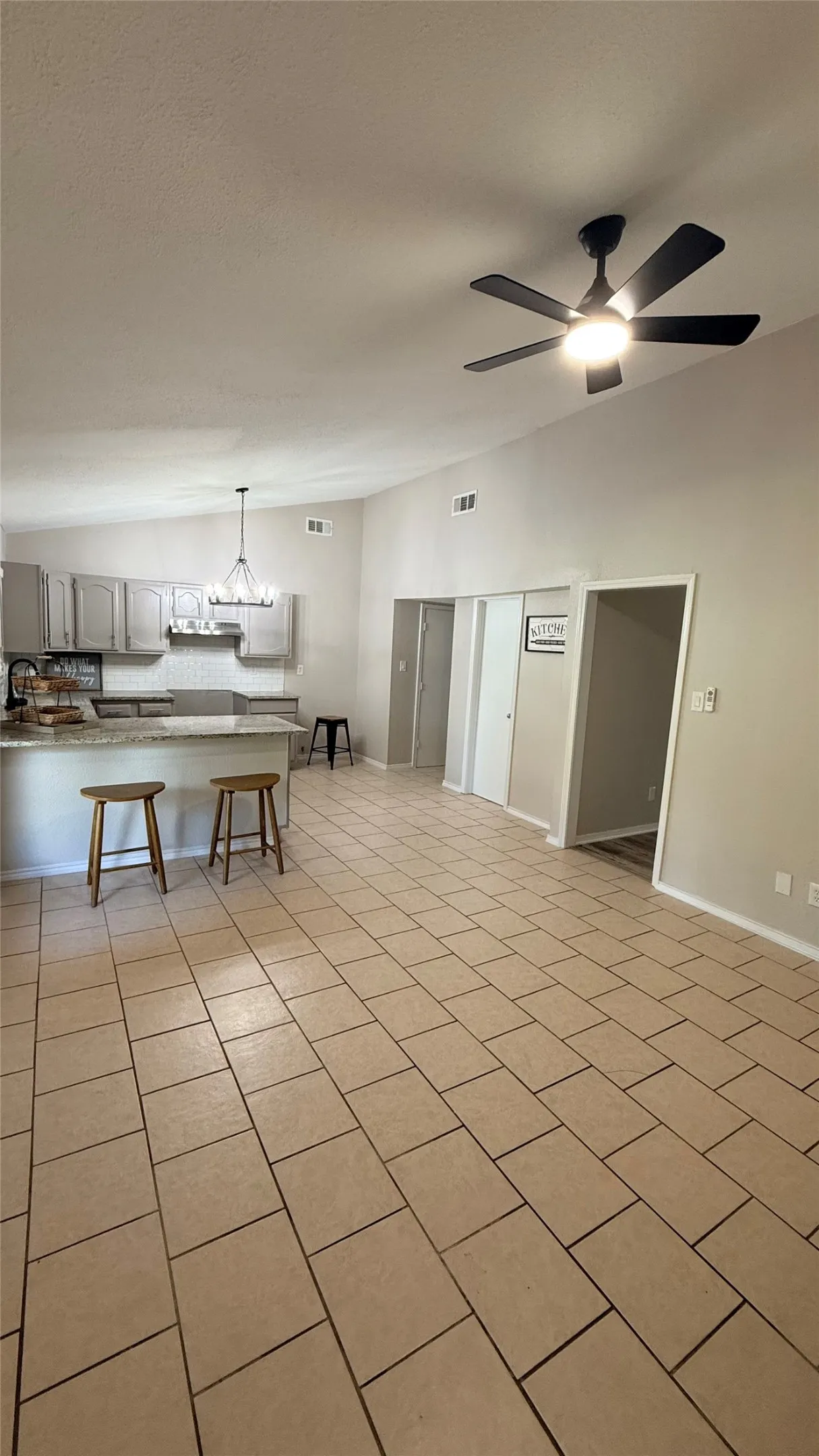 Single Family Residence For Sale in Dallas County , 8510 Kensington Drive, Rowlett, Texas 75088, 4 Bedroom, 2 Bathroom, Garage spaces, 1,707 Sqft, built in 1983, mls#21322276, Real Estate Agent in Rowlett, Homes For Sale in Dallas county, Homes For Sale in Rowlett, Realtor in Rowlett Texas, Real Estate Brokerage Independent Realty Texas, Luminita Cordes Realtor