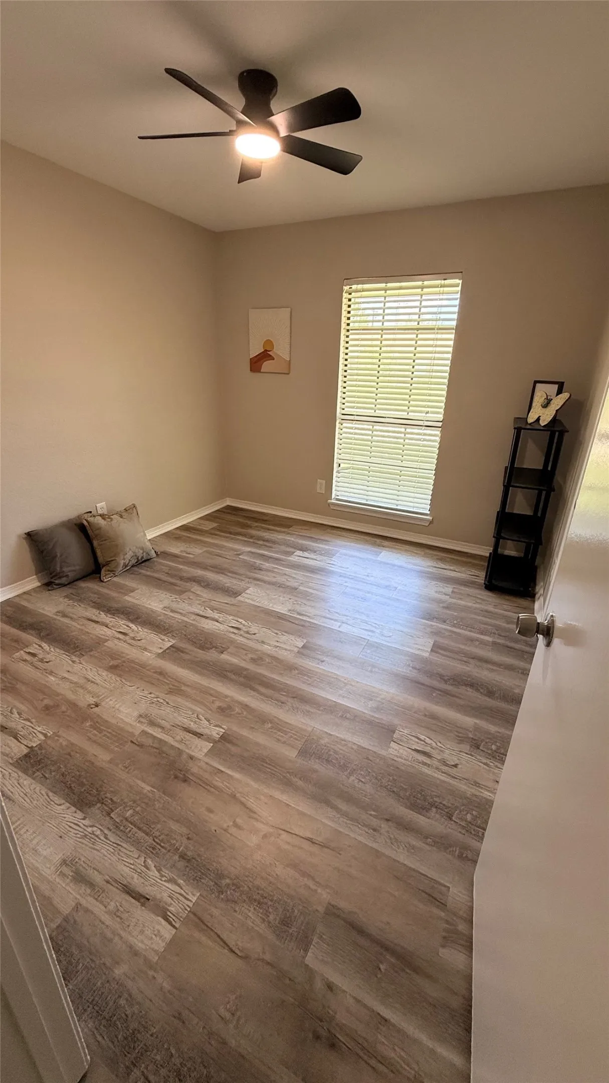 Single Family Residence For Sale in Dallas County , 8510 Kensington Drive, Rowlett, Texas 75088, 4 Bedroom, 2 Bathroom, Garage spaces, 1,707 Sqft, built in 1983, mls#21322276, Real Estate Agent in Rowlett, Homes For Sale in Dallas county, Homes For Sale in Rowlett, Realtor in Rowlett Texas, Real Estate Brokerage Independent Realty Texas, Luminita Cordes Realtor