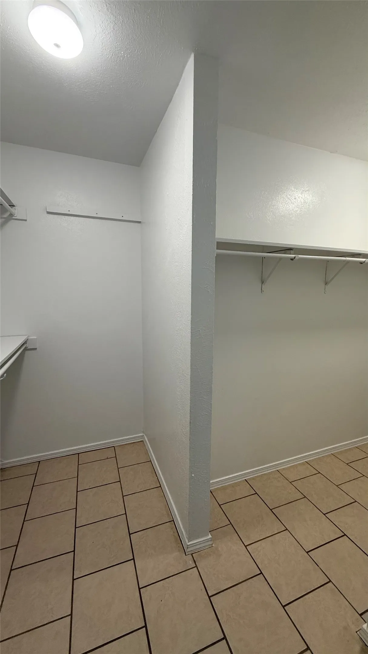 Single Family Residence For Sale in Dallas County , 8510 Kensington Drive, Rowlett, Texas 75088, 4 Bedroom, 2 Bathroom, Garage spaces, 1,707 Sqft, built in 1983, mls#21322276, Real Estate Agent in Rowlett, Homes For Sale in Dallas county, Homes For Sale in Rowlett, Realtor in Rowlett Texas, Real Estate Brokerage Independent Realty Texas, Luminita Cordes Realtor