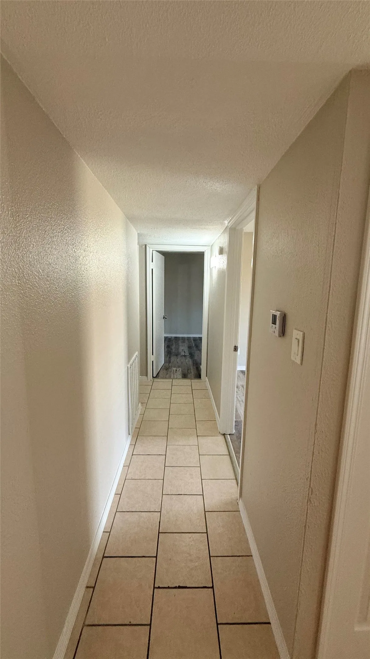 Single Family Residence For Sale in Dallas County , 8510 Kensington Drive, Rowlett, Texas 75088, 4 Bedroom, 2 Bathroom, Garage spaces, 1,707 Sqft, built in 1983, mls#21322276, Real Estate Agent in Rowlett, Homes For Sale in Dallas county, Homes For Sale in Rowlett, Realtor in Rowlett Texas, Real Estate Brokerage Independent Realty Texas, Luminita Cordes Realtor