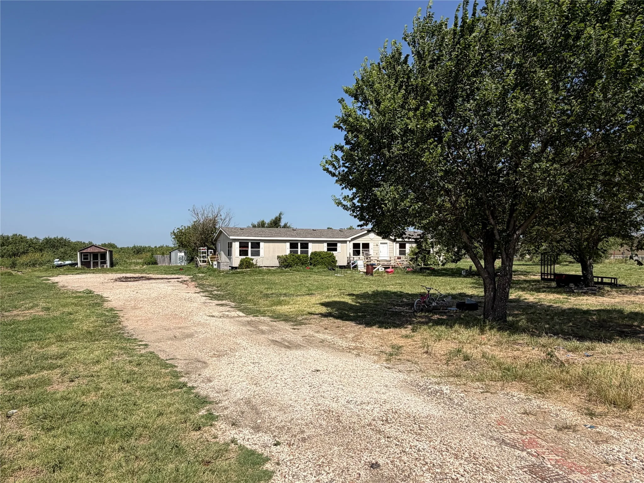 Manufactured Home For Sale in Ellis County , 2021 S Weatherford Road, Midlothian, Texas 76065, 5 Bedroom, 3 Bathroom, Garage spaces, 2,432 Sqft, built in 2001, mls#21317703, Real Estate Agent in Midlothian, Homes For Sale in Ellis county, Homes For Sale in Midlothian, Realtor in Midlothian Texas, Real Estate Brokerage Independent Realty Texas, Luminita Cordes Realtor