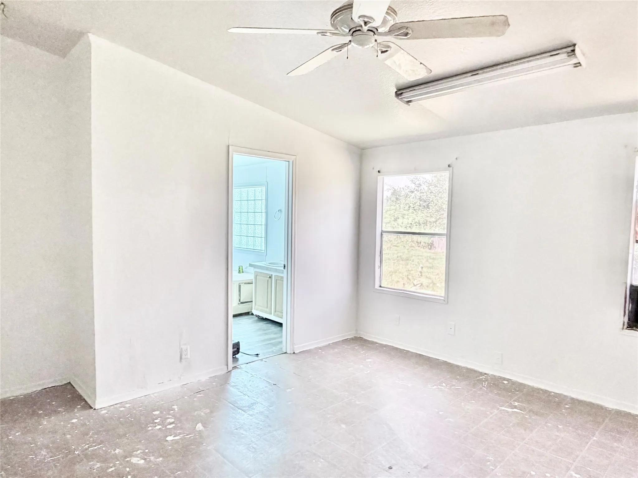 Manufactured Home For Sale in Ellis County , 2021 S Weatherford Road, Midlothian, Texas 76065, 5 Bedroom, 3 Bathroom, Garage spaces, 2,432 Sqft, built in 2001, mls#21317703, Real Estate Agent in Midlothian, Homes For Sale in Ellis county, Homes For Sale in Midlothian, Realtor in Midlothian Texas, Real Estate Brokerage Independent Realty Texas, Luminita Cordes Realtor