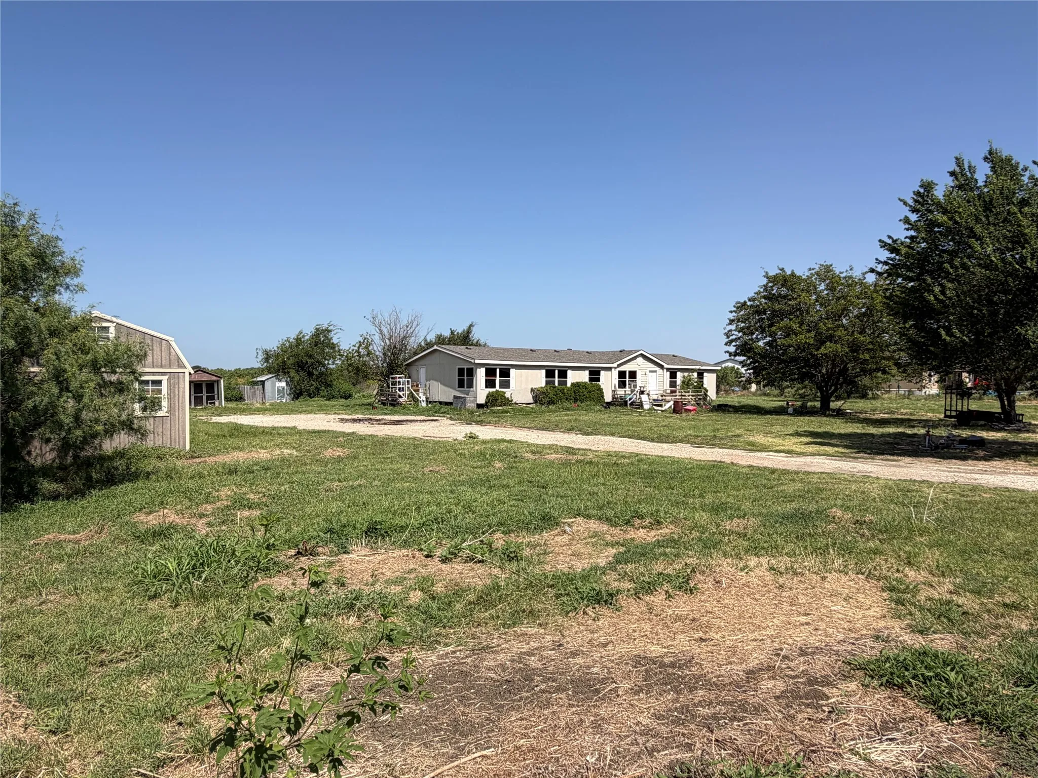 Manufactured Home For Sale in Ellis County , 2021 S Weatherford Road, Midlothian, Texas 76065, 5 Bedroom, 3 Bathroom, Garage spaces, 2,432 Sqft, built in 2001, mls#21317703, Real Estate Agent in Midlothian, Homes For Sale in Ellis county, Homes For Sale in Midlothian, Realtor in Midlothian Texas, Real Estate Brokerage Independent Realty Texas, Luminita Cordes Realtor