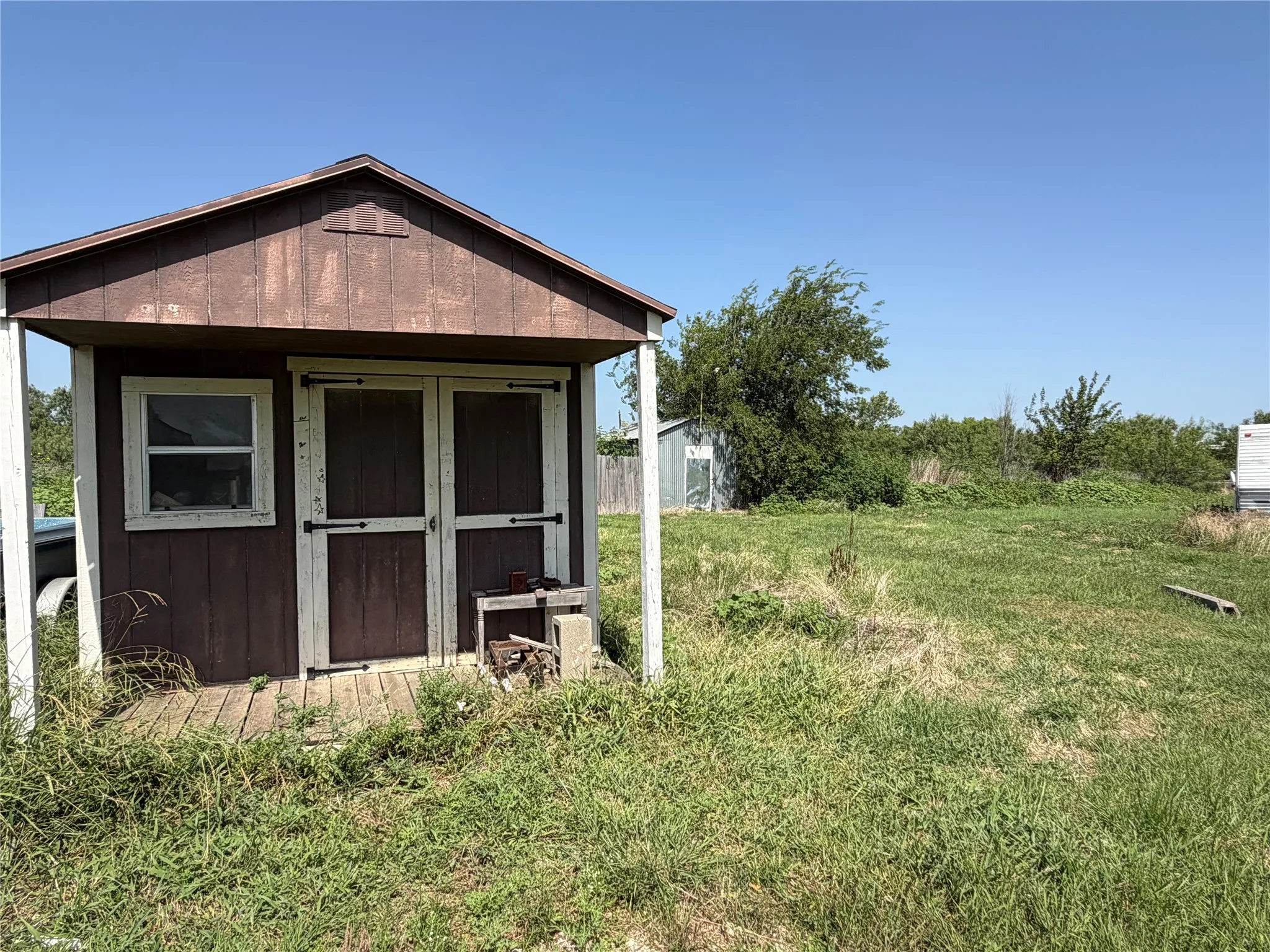 Manufactured Home For Sale in Ellis County , 2021 S Weatherford Road, Midlothian, Texas 76065, 5 Bedroom, 3 Bathroom, Garage spaces, 2,432 Sqft, built in 2001, mls#21317703, Real Estate Agent in Midlothian, Homes For Sale in Ellis county, Homes For Sale in Midlothian, Realtor in Midlothian Texas, Real Estate Brokerage Independent Realty Texas, Luminita Cordes Realtor