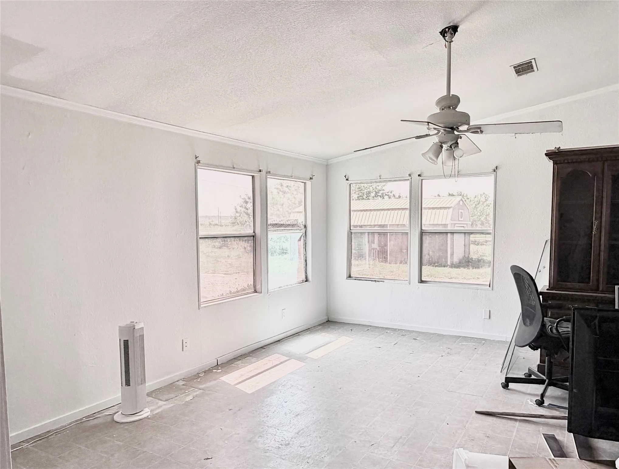 Manufactured Home For Sale in Ellis County , 2021 S Weatherford Road, Midlothian, Texas 76065, 5 Bedroom, 3 Bathroom, Garage spaces, 2,432 Sqft, built in 2001, mls#21317703, Real Estate Agent in Midlothian, Homes For Sale in Ellis county, Homes For Sale in Midlothian, Realtor in Midlothian Texas, Real Estate Brokerage Independent Realty Texas, Luminita Cordes Realtor
