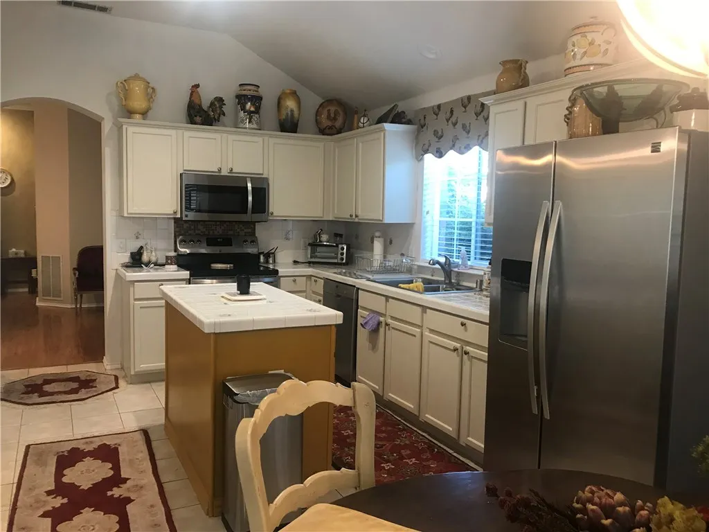 Single Family Residence For Rent in Denton County , 3024 Mason Avenue, Corinth, Texas 76210, 3 Bedroom, 2 Bathroom, 2 Garage spaces, 1,737 Sqft, built in 1998, mls#21322246, Real Estate Agent in Corinth, Homes For Rent in Denton county, Homes For Rent in Corinth, Realtor in Corinth Texas, Real Estate Brokerage Independent Realty Texas, Luminita Cordes Realtor