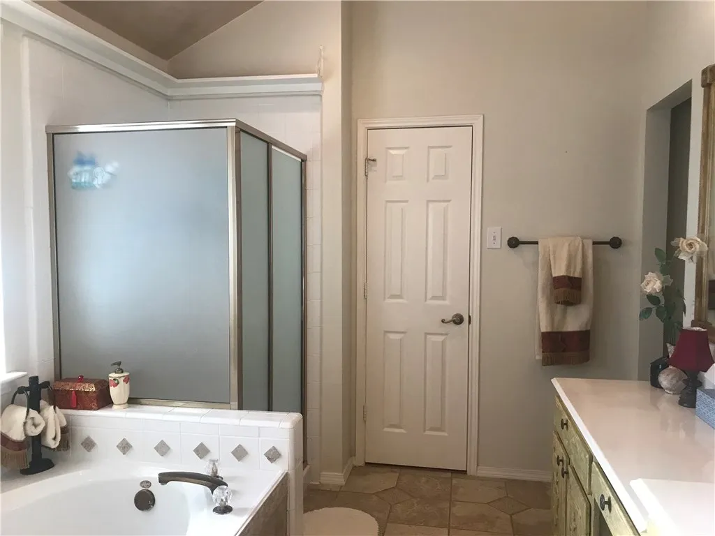 Single Family Residence For Rent in Denton County , 3024 Mason Avenue, Corinth, Texas 76210, 3 Bedroom, 2 Bathroom, 2 Garage spaces, 1,737 Sqft, built in 1998, mls#21322246, Real Estate Agent in Corinth, Homes For Rent in Denton county, Homes For Rent in Corinth, Realtor in Corinth Texas, Real Estate Brokerage Independent Realty Texas, Luminita Cordes Realtor