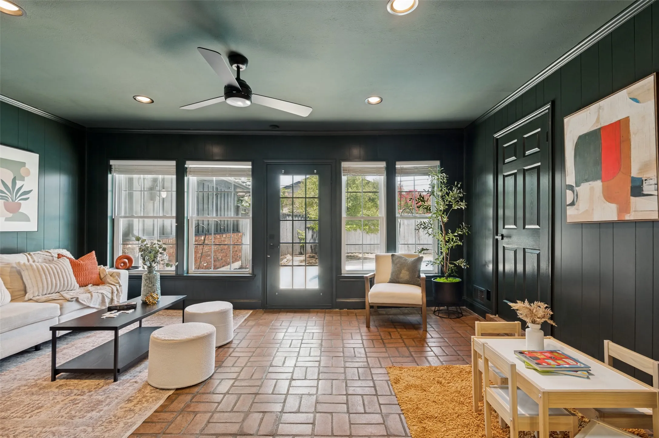 Single Family Residence For Sale in Dallas County , 10830 Ferndale Road, Dallas, Texas 75238, 4 Bedroom, 4 Bathroom, 2 Garage spaces, 3,066 Sqft, built in 1968, mls#21317343, Real Estate Agent in Dallas, Homes For Sale in Dallas county, Homes For Sale in Dallas, Realtor in Dallas Texas, Real Estate Brokerage Independent Realty Texas, Luminita Cordes Realtor