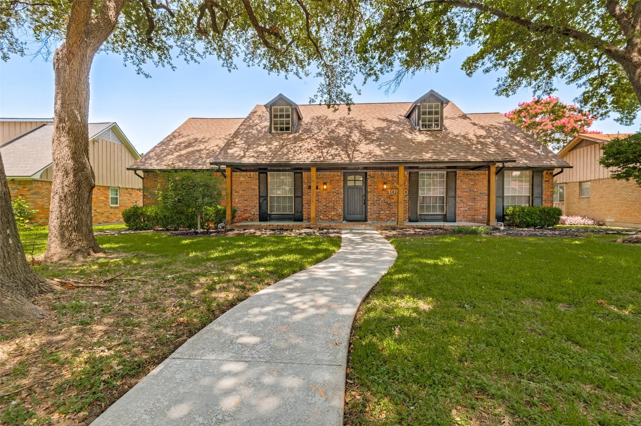 Single Family Residence For Sale in Dallas County , 10830 Ferndale Road, Dallas, Texas 75238, 4 Bedroom, 4 Bathroom, 2 Garage spaces, 3,066 Sqft, built in 1968, mls#21317343, Real Estate Agent in Dallas, Homes For Sale in Dallas county, Homes For Sale in Dallas, Realtor in Dallas Texas, Real Estate Brokerage Independent Realty Texas, Luminita Cordes Realtor