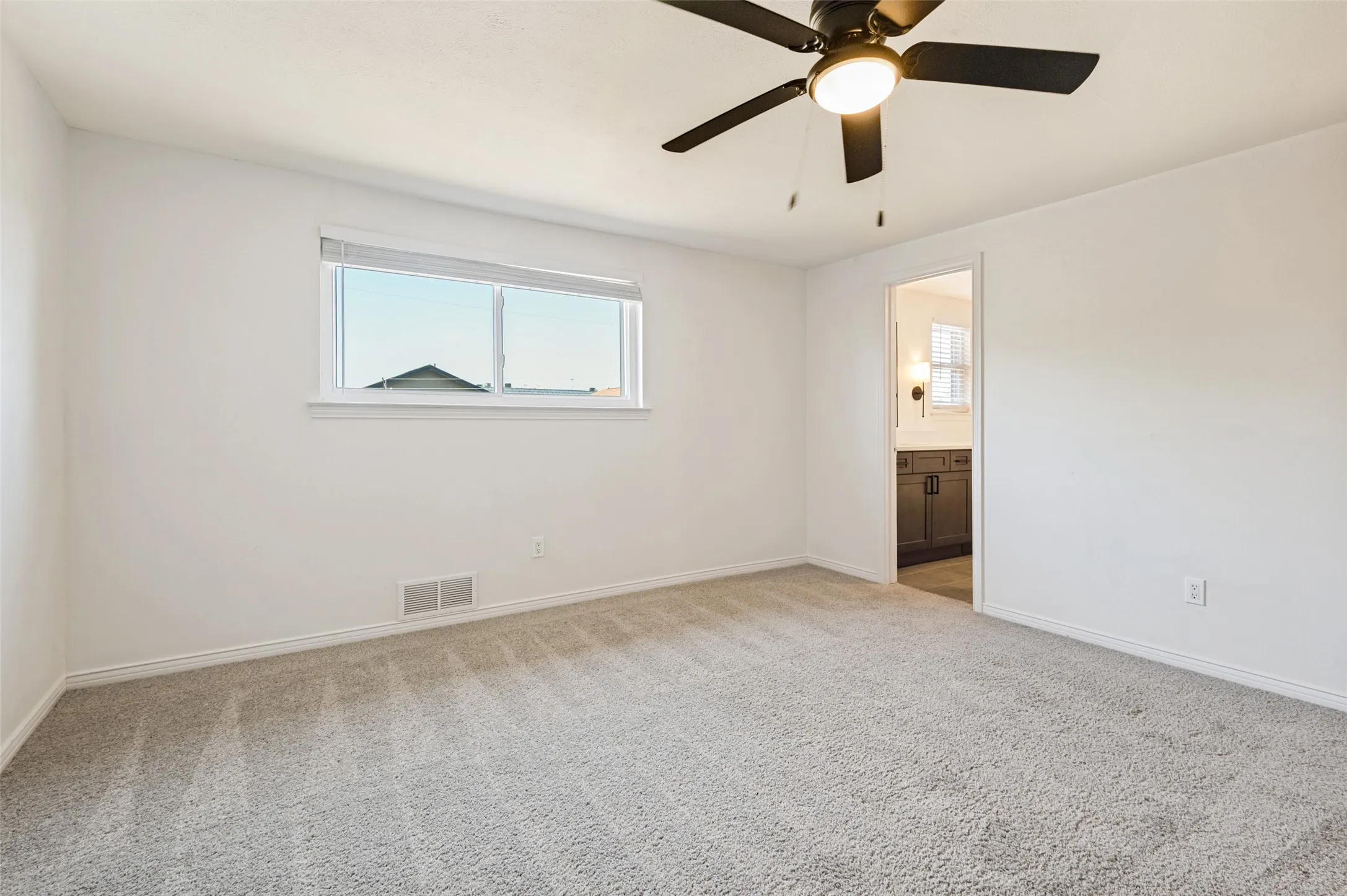 Single Family Residence For Sale in Dallas County , 10830 Ferndale Road, Dallas, Texas 75238, 4 Bedroom, 4 Bathroom, 2 Garage spaces, 3,066 Sqft, built in 1968, mls#21317343, Real Estate Agent in Dallas, Homes For Sale in Dallas county, Homes For Sale in Dallas, Realtor in Dallas Texas, Real Estate Brokerage Independent Realty Texas, Luminita Cordes Realtor