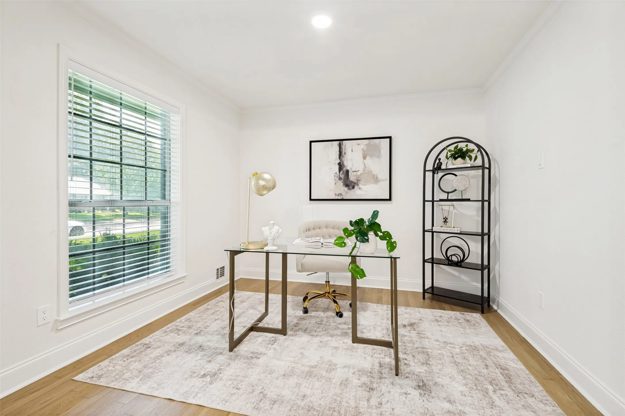 Single Family Residence For Sale in Dallas County , 10830 Ferndale Road, Dallas, Texas 75238, 4 Bedroom, 4 Bathroom, 2 Garage spaces, 3,066 Sqft, built in 1968, mls#21317343, Real Estate Agent in Dallas, Homes For Sale in Dallas county, Homes For Sale in Dallas, Realtor in Dallas Texas, Real Estate Brokerage Independent Realty Texas, Luminita Cordes Realtor