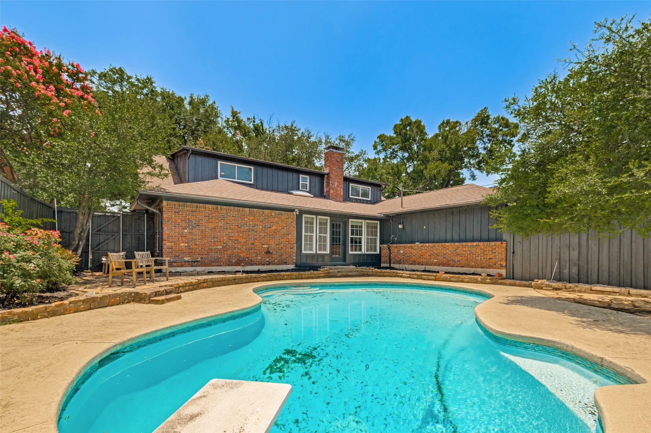 Single Family Residence For Sale in Dallas County , 10830 Ferndale Road, Dallas, Texas 75238, 4 Bedroom, 4 Bathroom, 2 Garage spaces, 3,066 Sqft, built in 1968, mls#21317343, Real Estate Agent in Dallas, Homes For Sale in Dallas county, Homes For Sale in Dallas, Realtor in Dallas Texas, Real Estate Brokerage Independent Realty Texas, Luminita Cordes Realtor