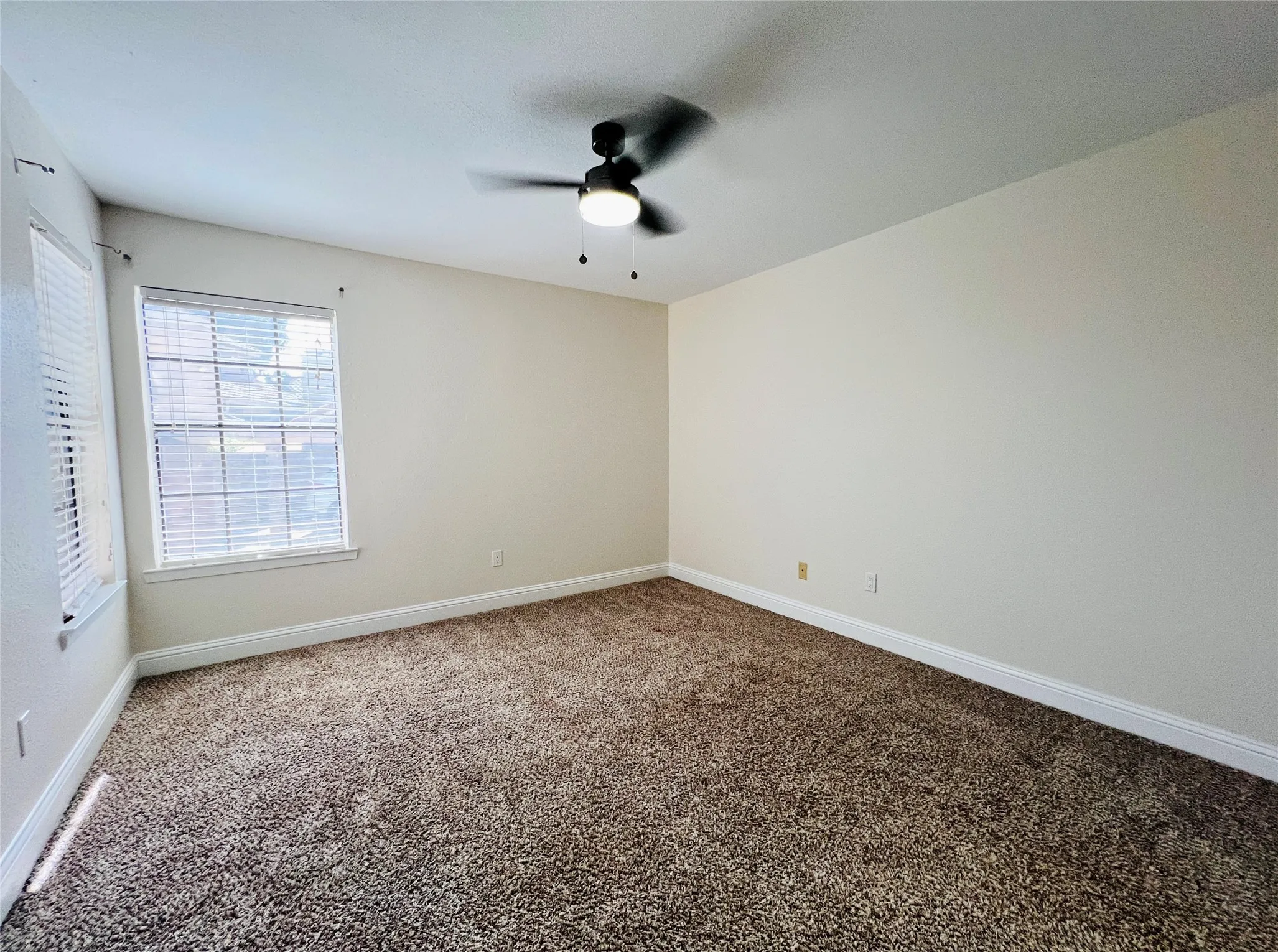 Condominium For Rent in Dallas County , 4220 Madera Road, Irving, Texas 75038, 3 Bedroom, 2 Bathroom, Garage spaces, 1,377 Sqft, built in 1981, mls#21322292, Real Estate Agent in Irving, Homes For Rent in Dallas county, Homes For Rent in Irving, Realtor in Irving Texas, Real Estate Brokerage Independent Realty Texas, Luminita Cordes Realtor