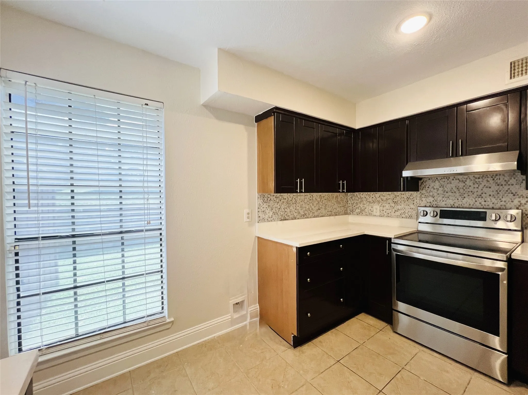 Condominium For Rent in Dallas County , 4220 Madera Road, Irving, Texas 75038, 3 Bedroom, 2 Bathroom, Garage spaces, 1,377 Sqft, built in 1981, mls#21322292, Real Estate Agent in Irving, Homes For Rent in Dallas county, Homes For Rent in Irving, Realtor in Irving Texas, Real Estate Brokerage Independent Realty Texas, Luminita Cordes Realtor